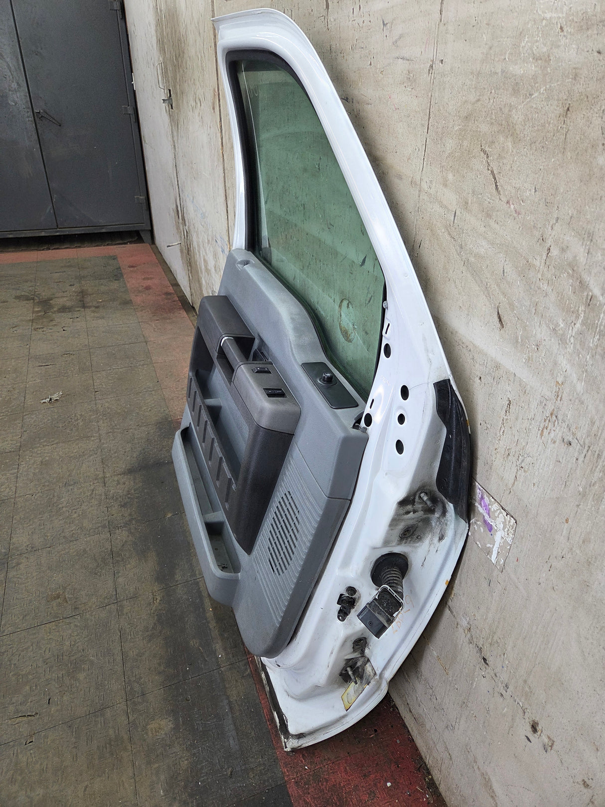 2012-2016 Ford Super Duty LH Driver Side Front Door F250 F350 F450 F550