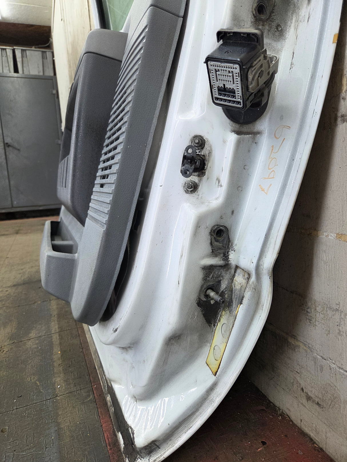 2012-2016 Ford Super Duty LH Driver Side Front Door F250 F350 F450 F550