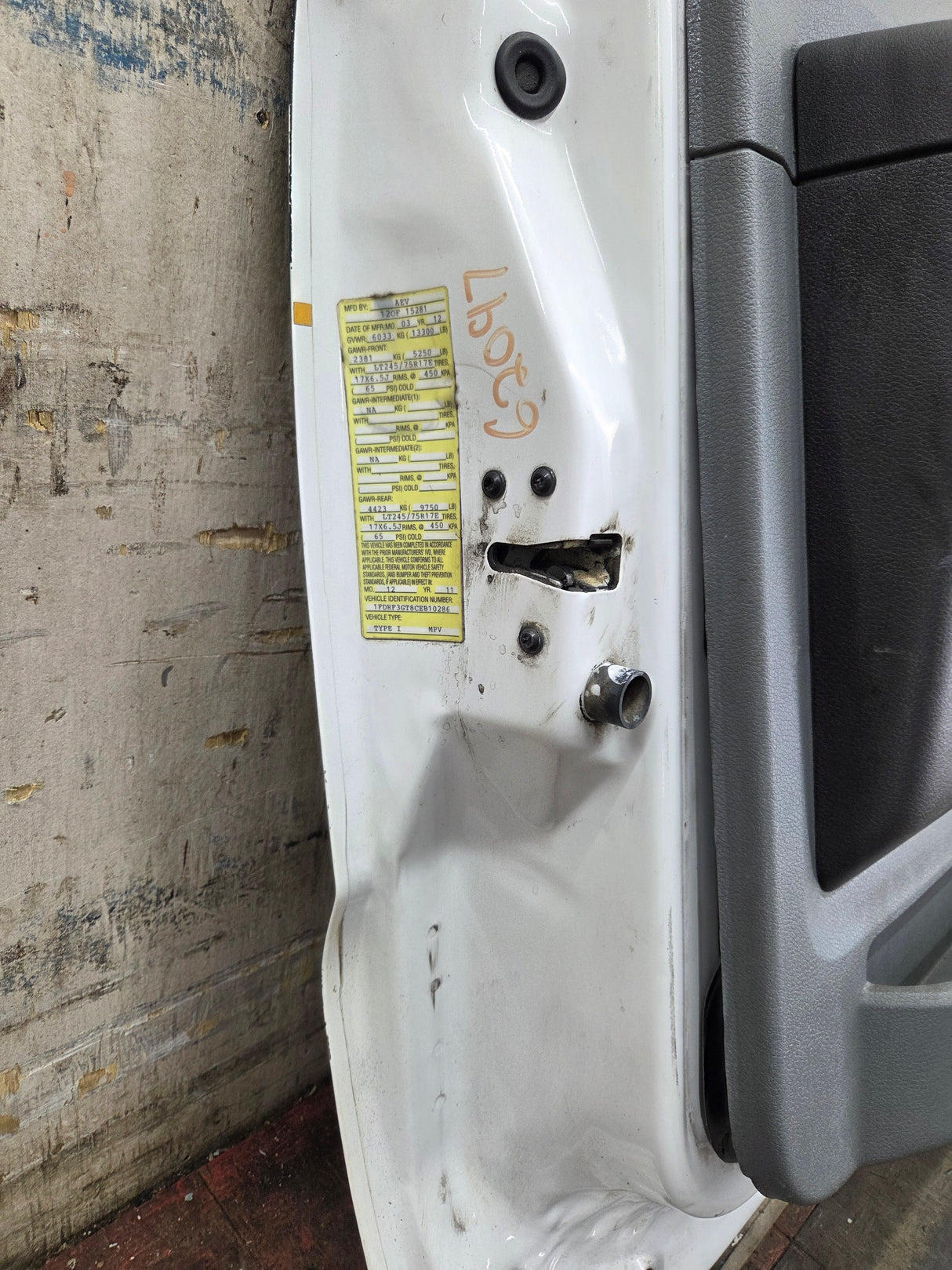 2012-2016 Ford Super Duty LH Driver Side Front Door F250 F350 F450 F550