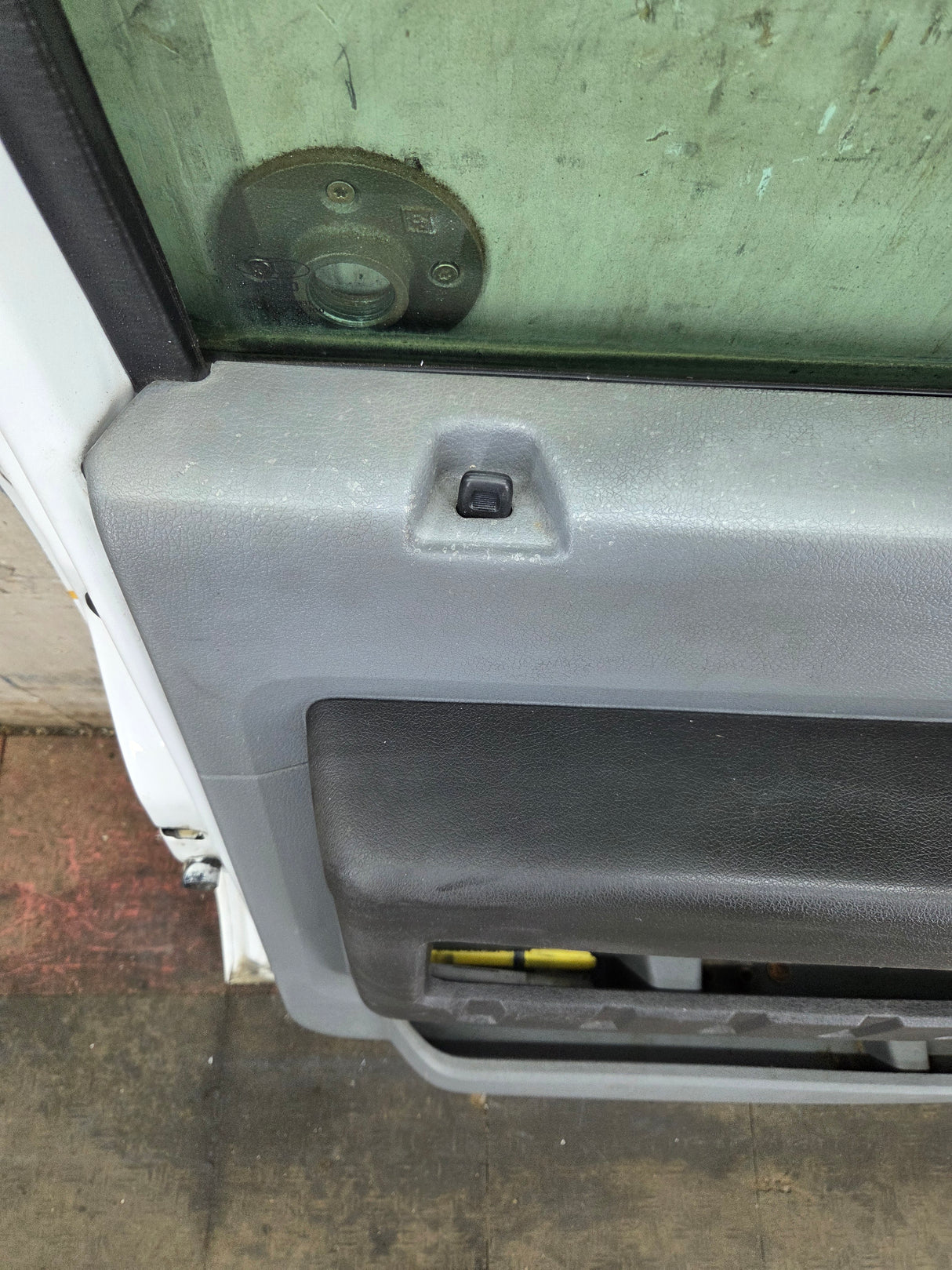 2012-2016 Ford Super Duty LH Driver Side Front Door F250 F350 F450 F550