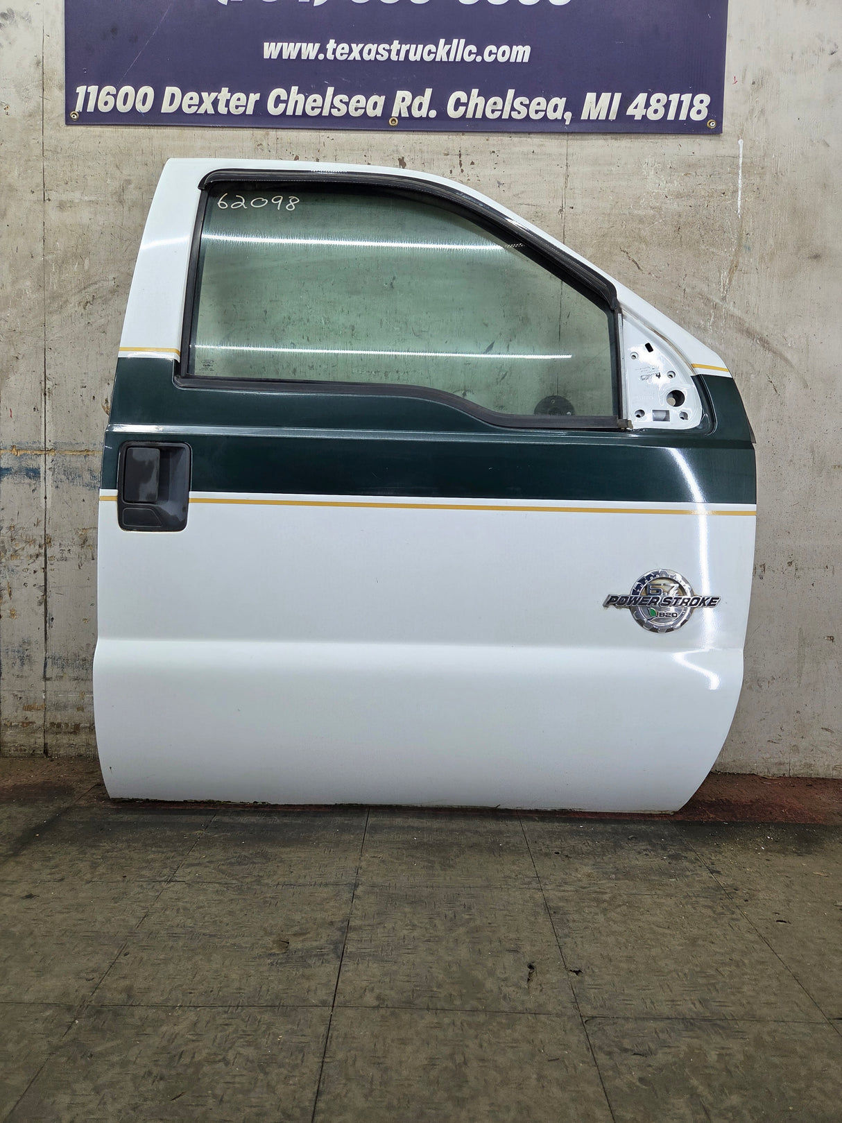 2012-2016 Ford Super Duty RH Passenger Side Front Door F250 F350 F450 F550