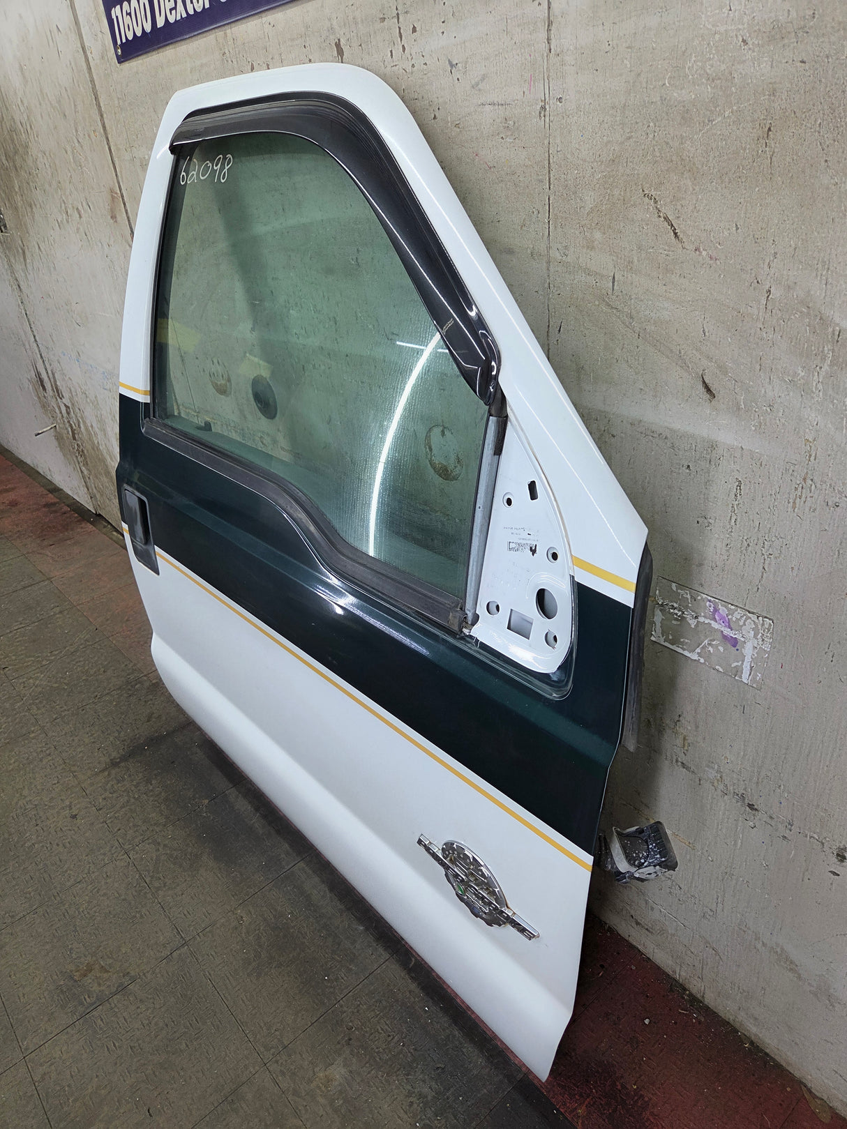 2012-2016 Ford Super Duty RH Passenger Side Front Door F250 F350 F450 F550