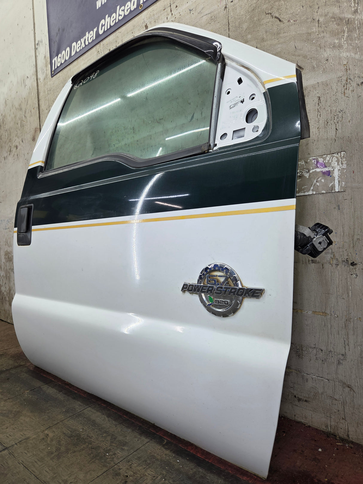 2012-2016 Ford Super Duty RH Passenger Side Front Door F250 F350 F450 F550