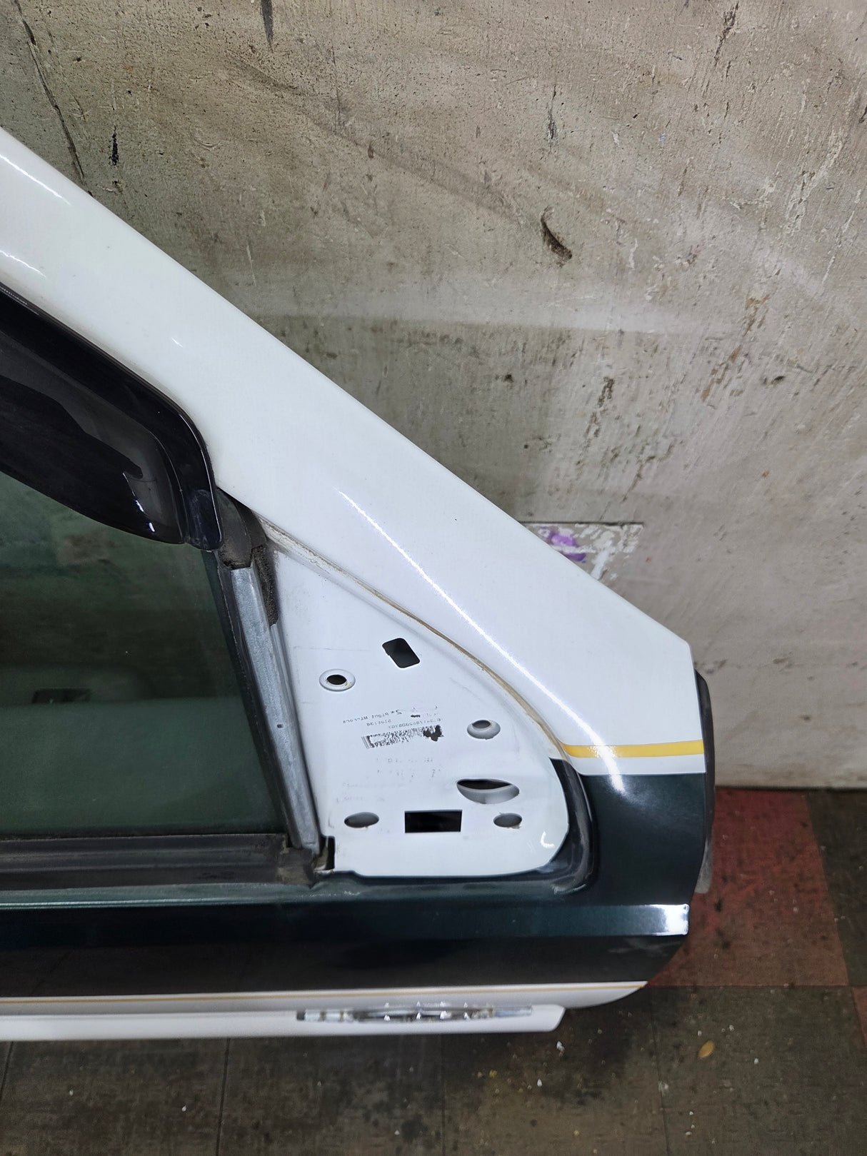 2012-2016 Ford Super Duty RH Passenger Side Front Door F250 F350 F450 F550