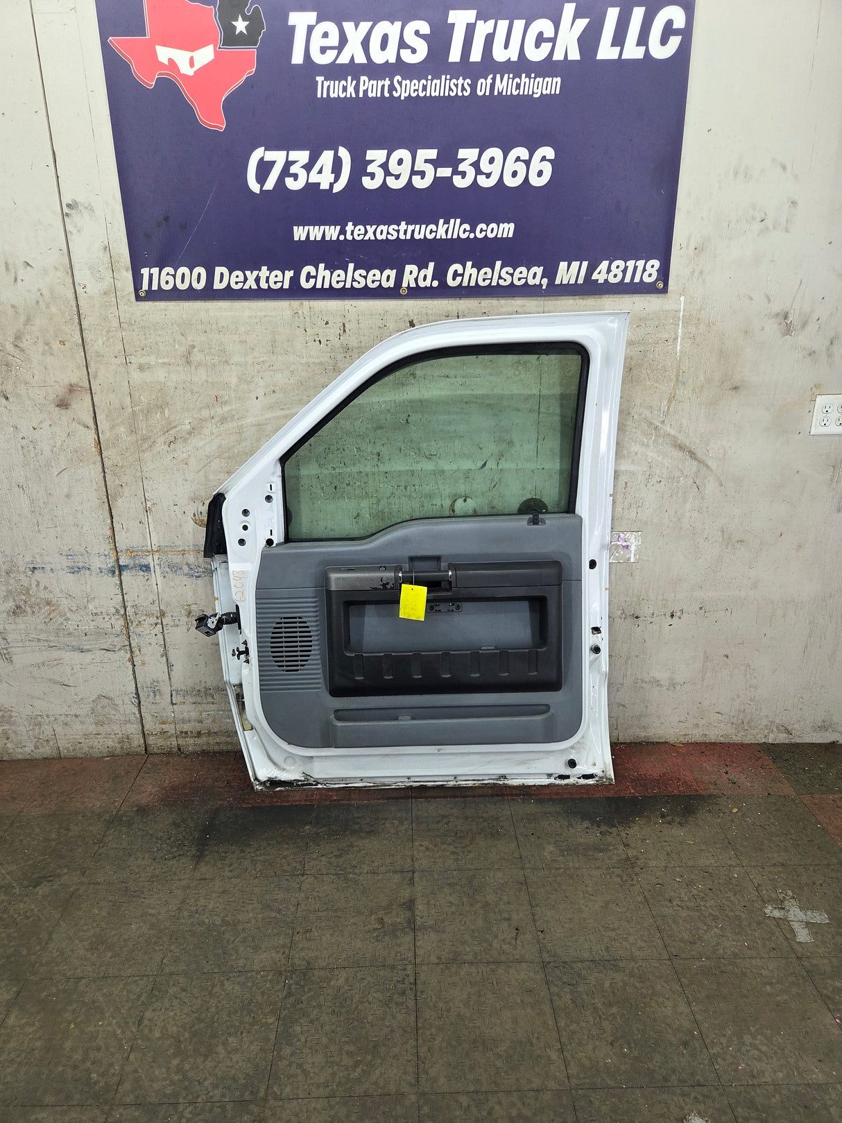 2012-2016 Ford Super Duty RH Passenger Side Front Door F250 F350 F450 F550