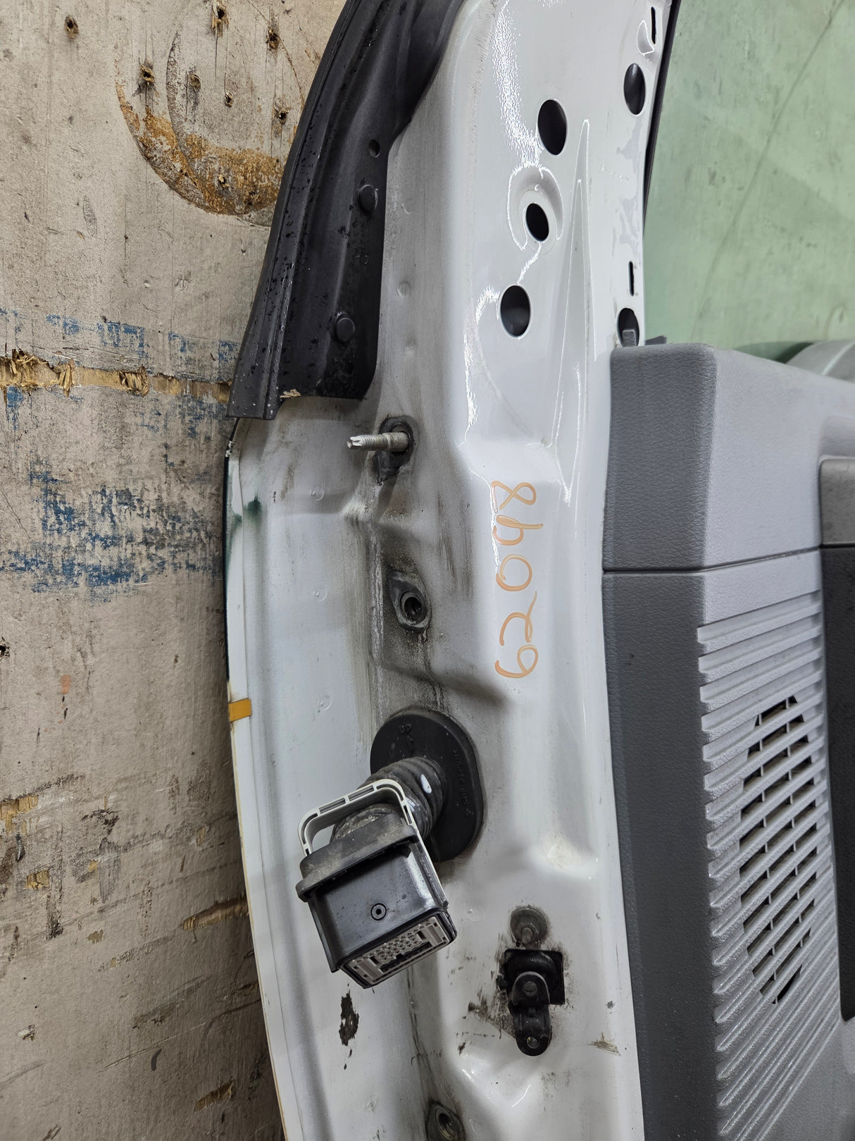 2012-2016 Ford Super Duty RH Passenger Side Front Door F250 F350 F450 F550