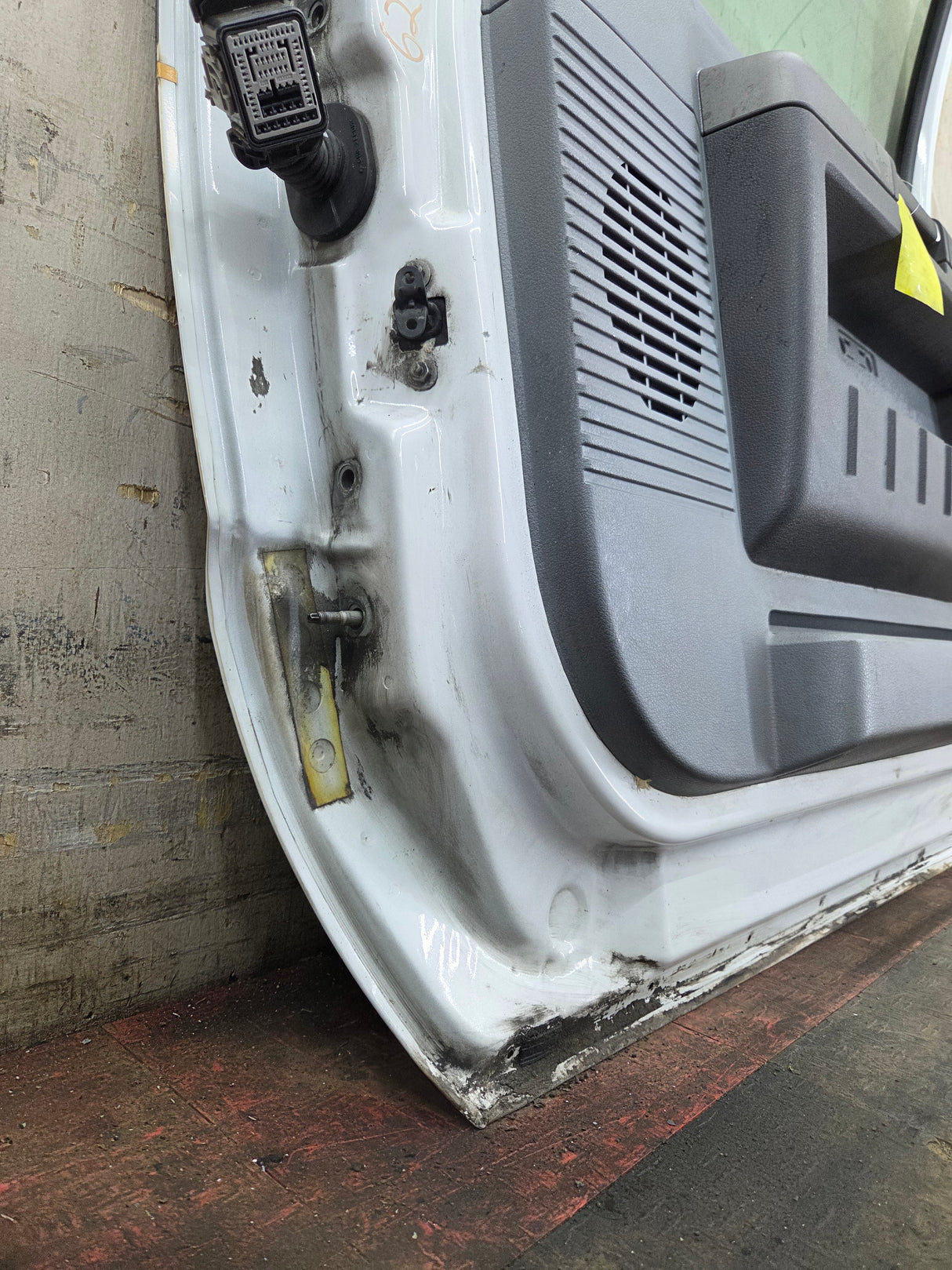 2012-2016 Ford Super Duty RH Passenger Side Front Door F250 F350 F450 F550