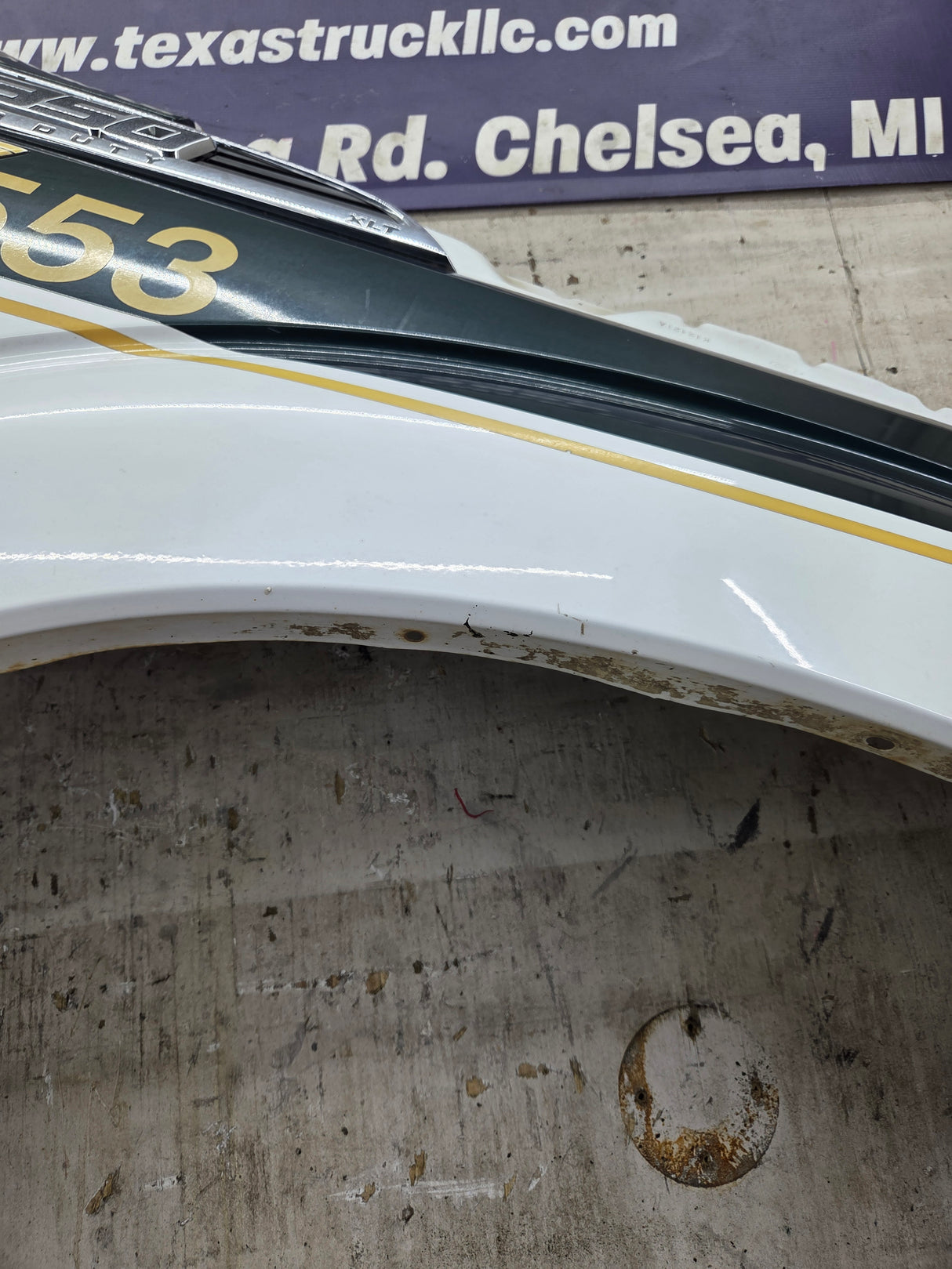 2011-2016 Ford Super Duty F250 F350 RH Passenger Side Front Fender Quarter Panel - Oxford White