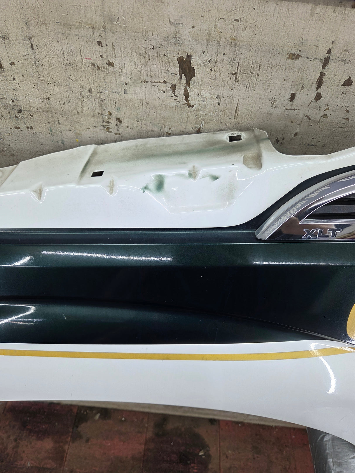 2011-2016 Ford Super Duty F250 F350 LH Driver Side Front Fender
