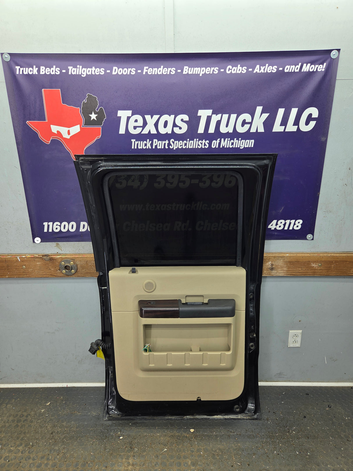 1999-2011 Ford Super Duty F250 F350 F450 F550 RH Crew Cab Passenger Side Rear Door