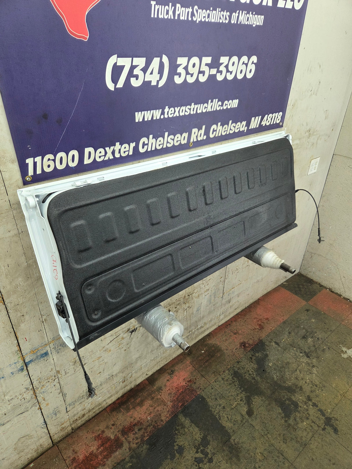 2019-2026 Chevrolet Silverado 2500 HD 3500HD Truck Tailgate