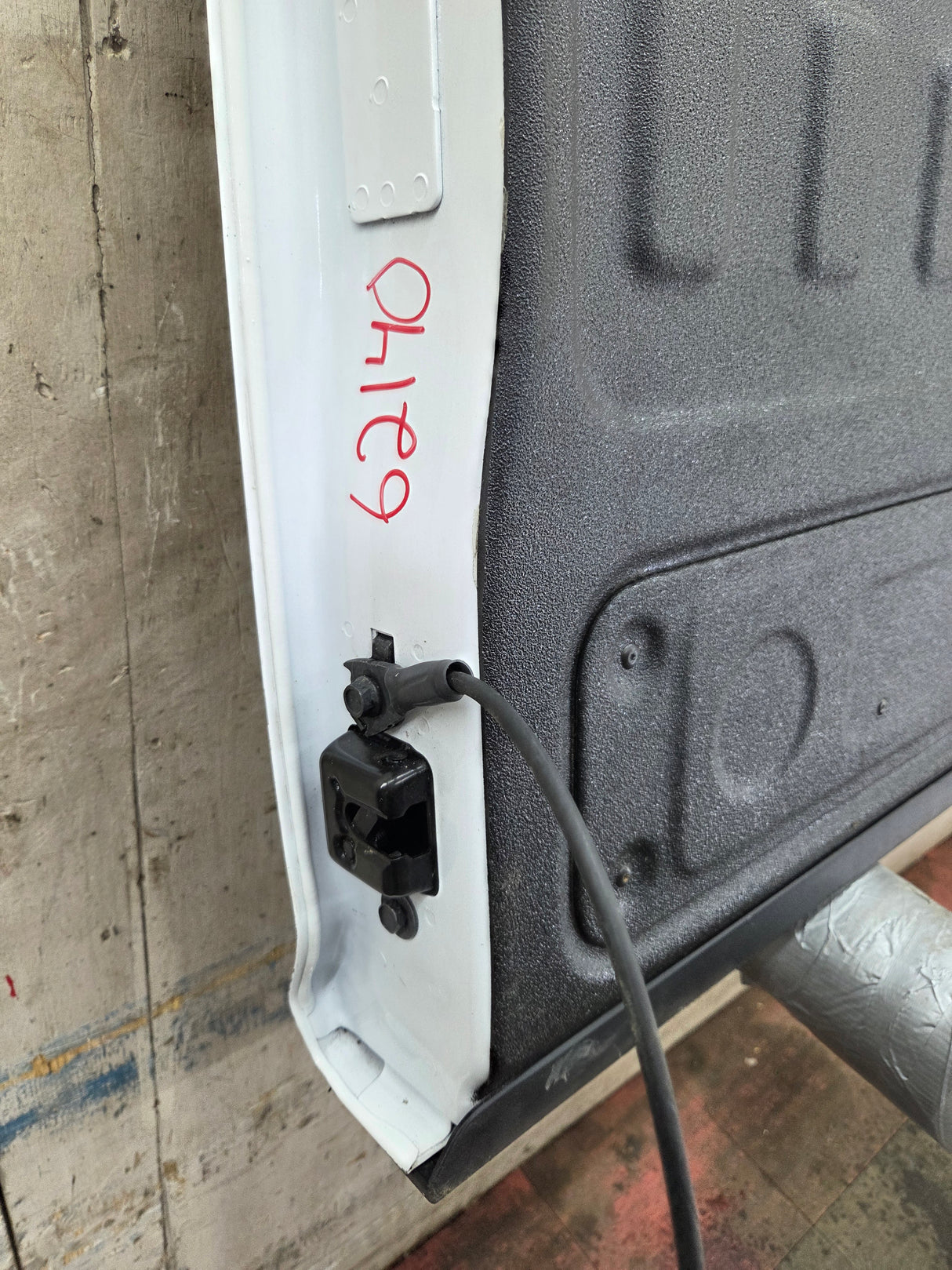 2019-2026 Chevrolet Silverado 2500 HD 3500HD Truck Tailgate