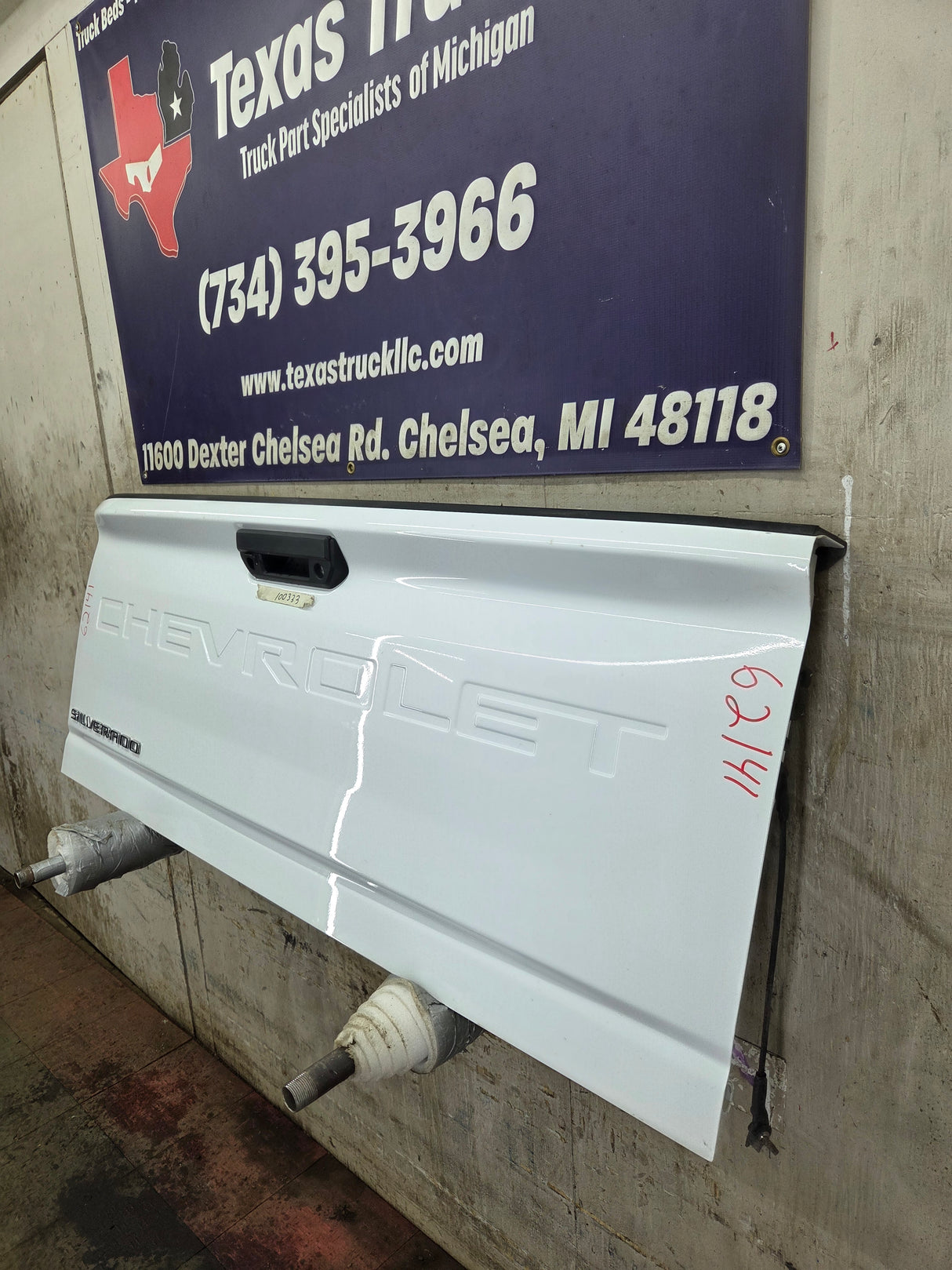 2019-2026 Chevrolet Silverado 2500 HD 3500HD Truck Tailgate