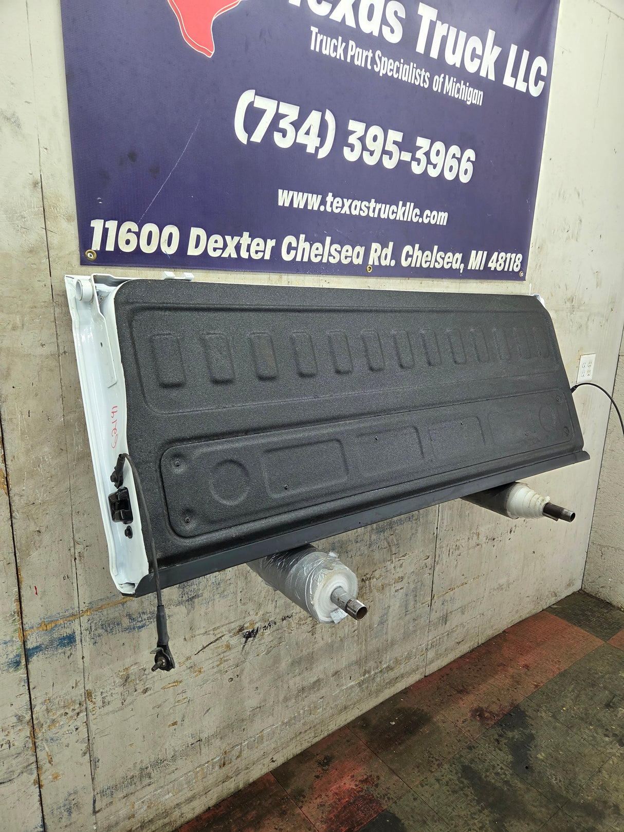2019-2026 Chevrolet Silverado 2500 HD 3500HD Truck Tailgate
