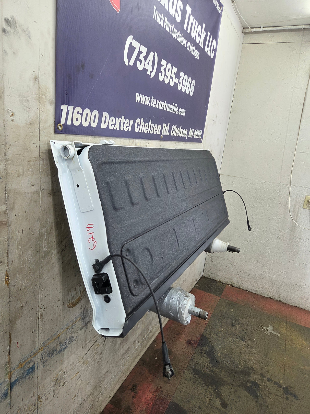 2019-2026 Chevrolet Silverado 2500 HD 3500HD Truck Tailgate