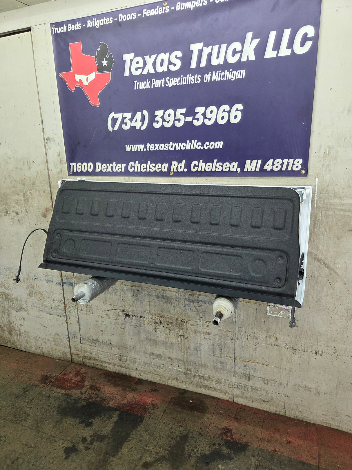 2019-2026 Chevrolet Silverado 2500 HD 3500HD Truck Tailgate