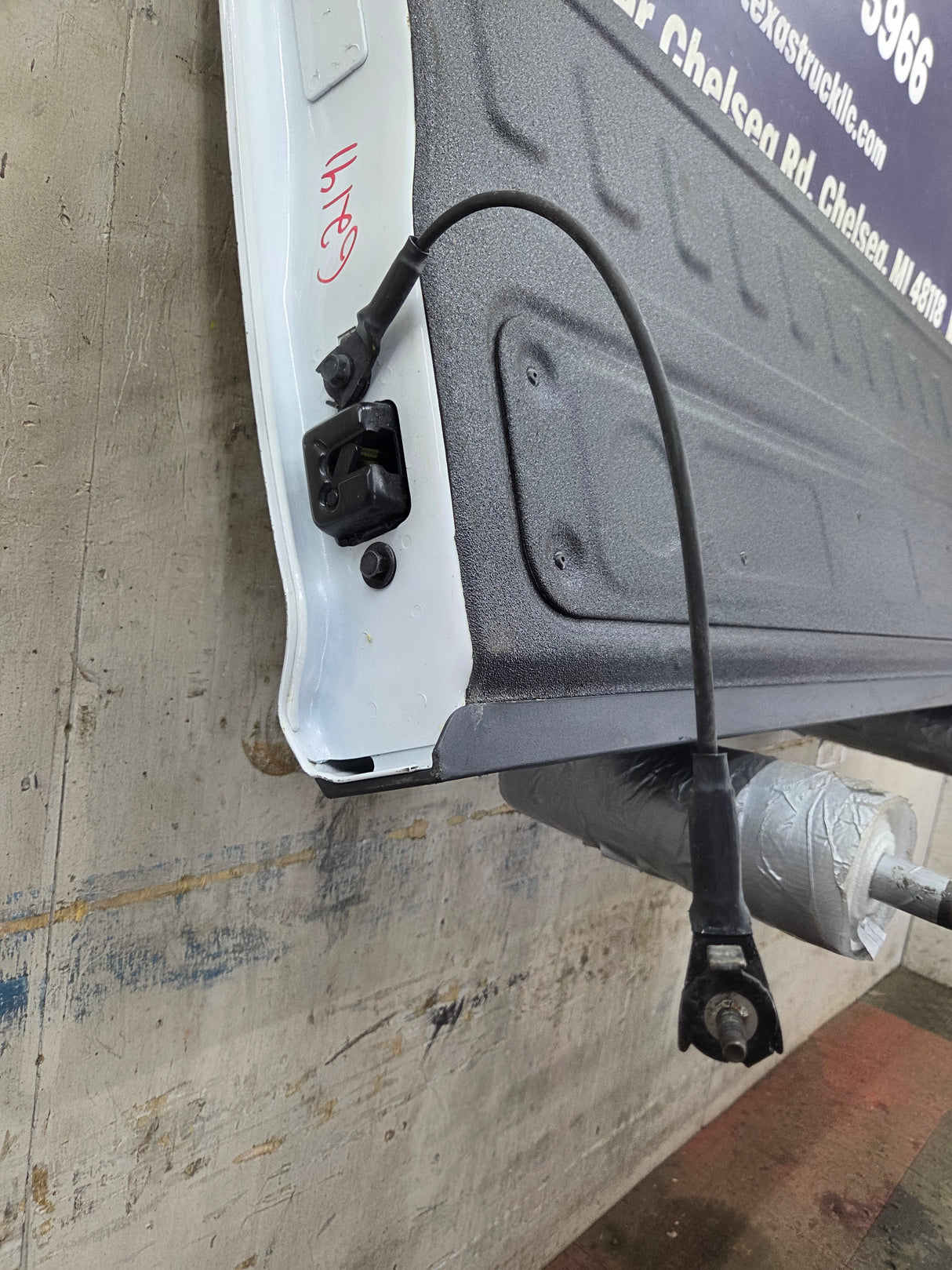 2019-2026 Chevrolet Silverado 2500 HD 3500HD Truck Tailgate
