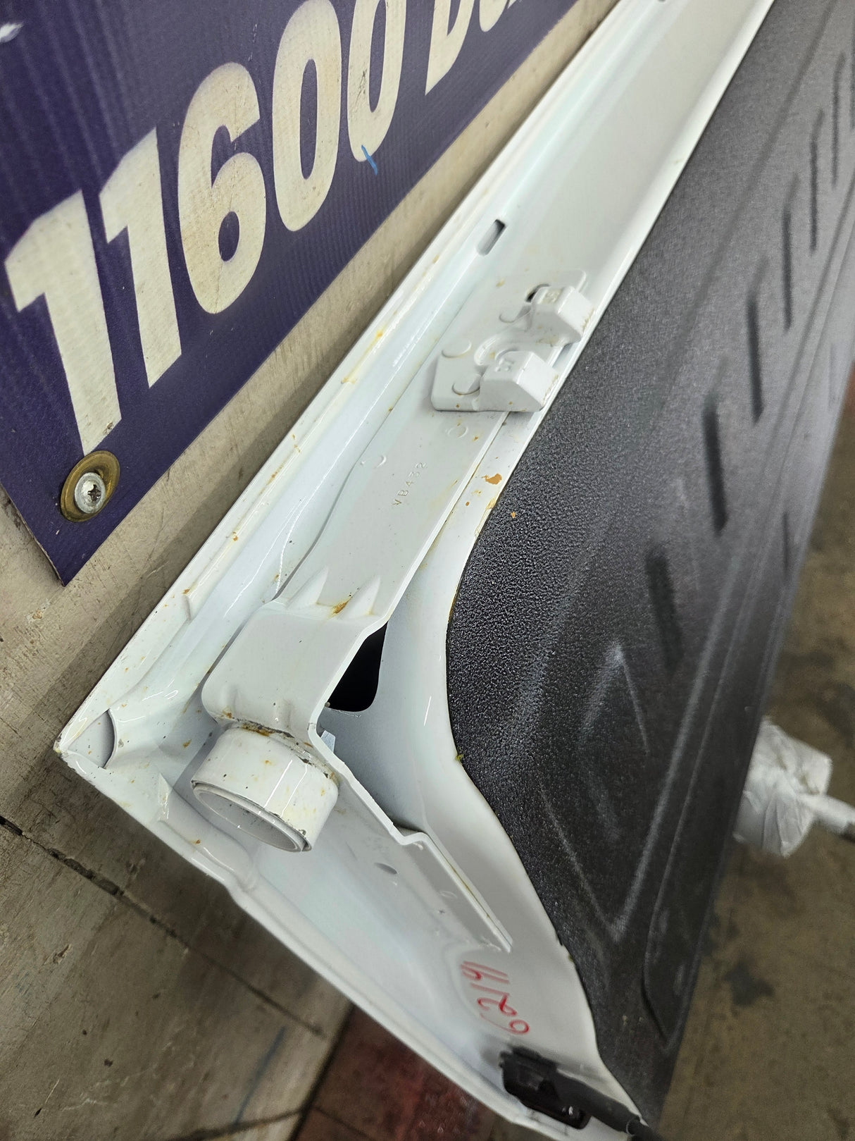 2019-2026 Chevrolet Silverado 2500 HD 3500HD Truck Tailgate