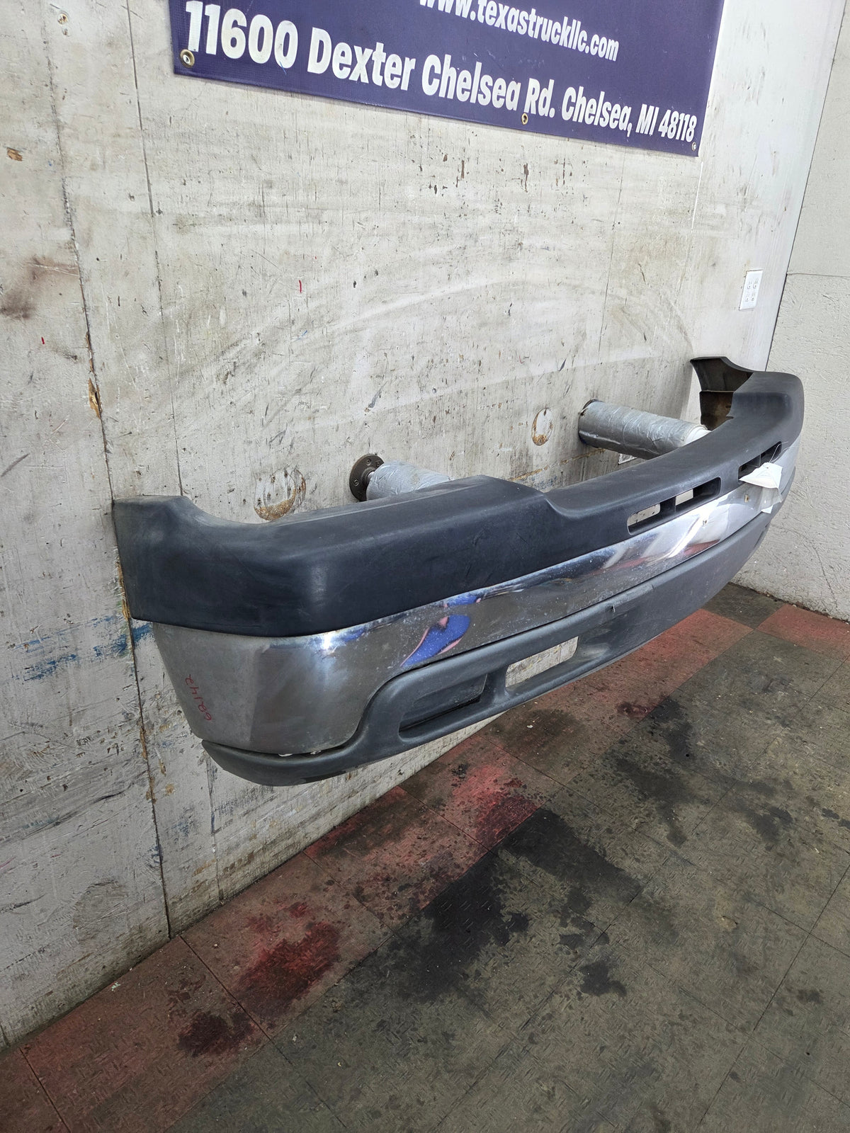 1999-2002 Chevrolet Silverado 2500 3500 HD Front Bumper - Chrome