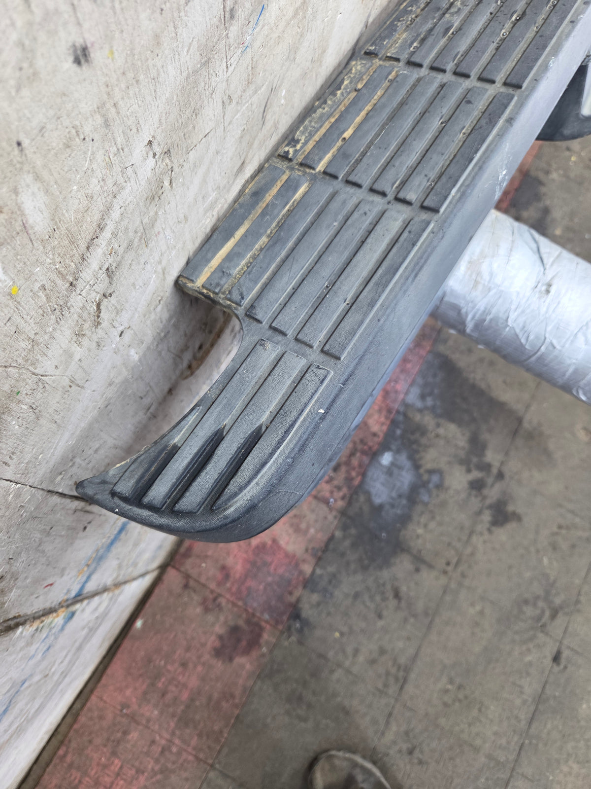 1993-2011 Ford Ranger OEM Rear Bumper