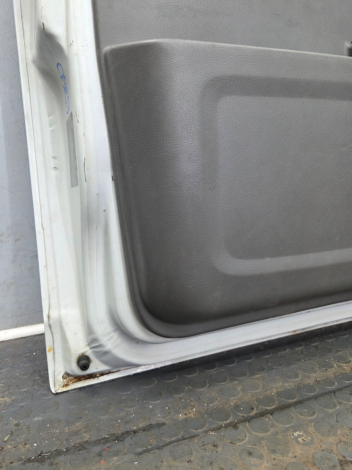 2005-2013 Chevrolet Express / Savana LH Front Driver Side Door