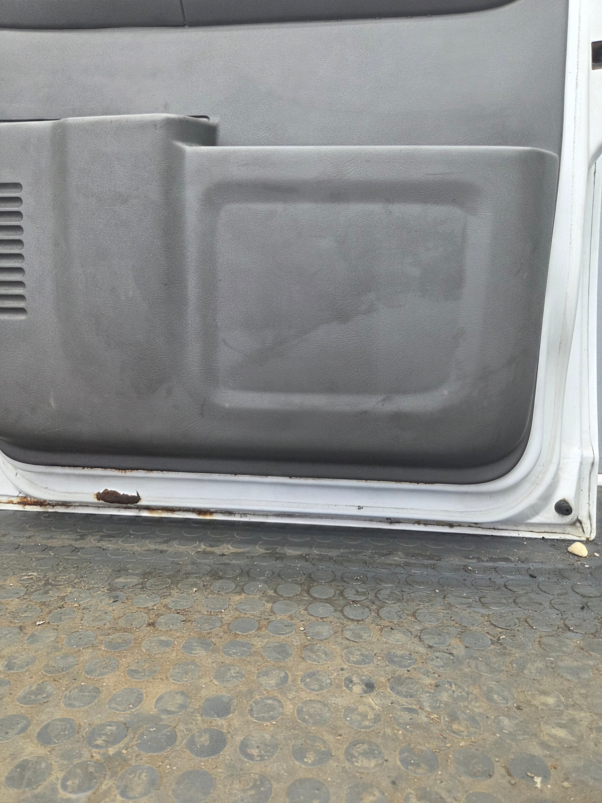 2005-2013 Chevrolet Express / Savana RH Front Passenger Side Door