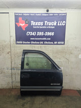 1999-2006 Chevrolet Silverado / GMC Sierra 1500 2500 3500 HD Front Passenger side Door RH