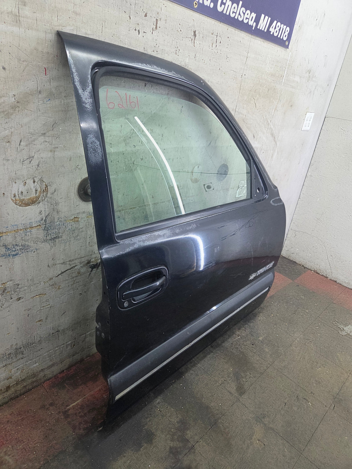 1999-2006 Chevrolet Silverado / GMC Sierra 1500 2500 3500 HD Front Passenger side Door RH