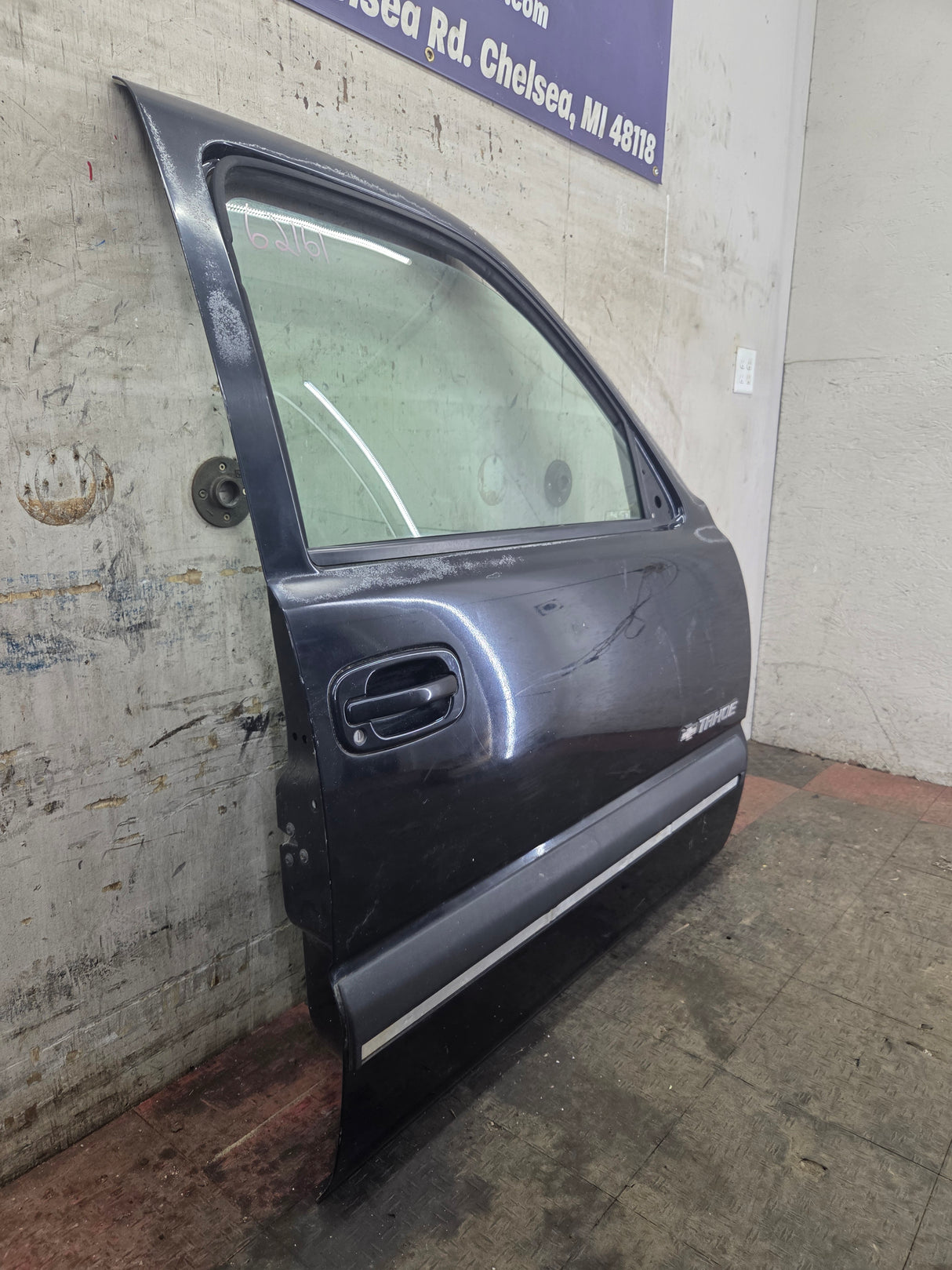 1999-2006 Chevrolet Silverado / GMC Sierra 1500 2500 3500 HD Front Passenger side Door RH