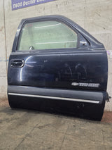 1999-2006 Chevrolet Silverado / GMC Sierra 1500 2500 3500 HD Front Passenger side Door RH