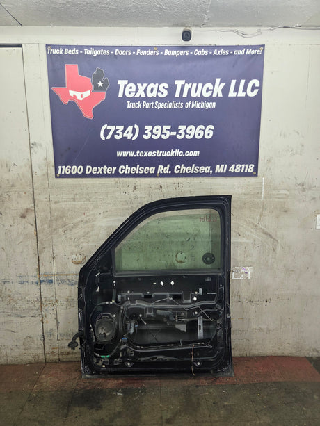 1999-2006 Chevrolet Silverado / GMC Sierra 1500 2500 3500 HD Front Passenger side Door RH