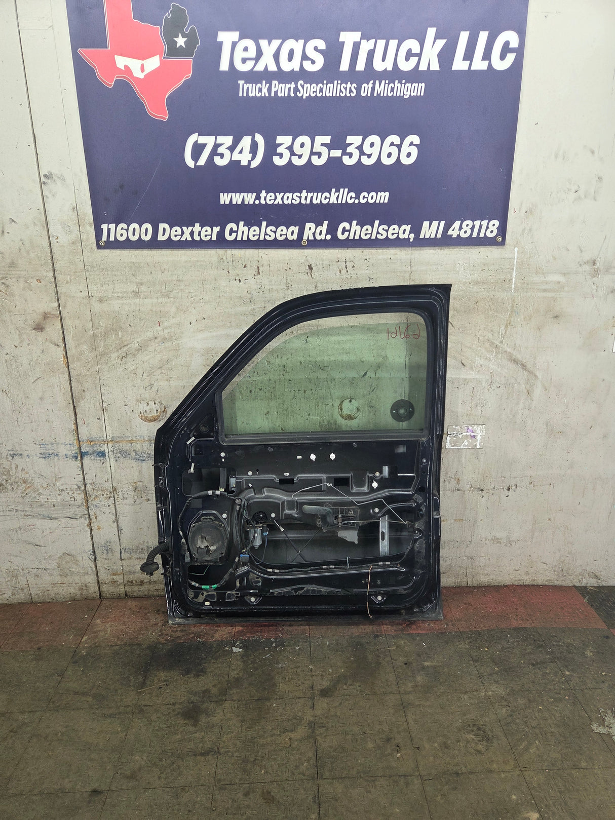 1999-2006 Chevrolet Silverado / GMC Sierra 1500 2500 3500 HD Front Passenger side Door RH