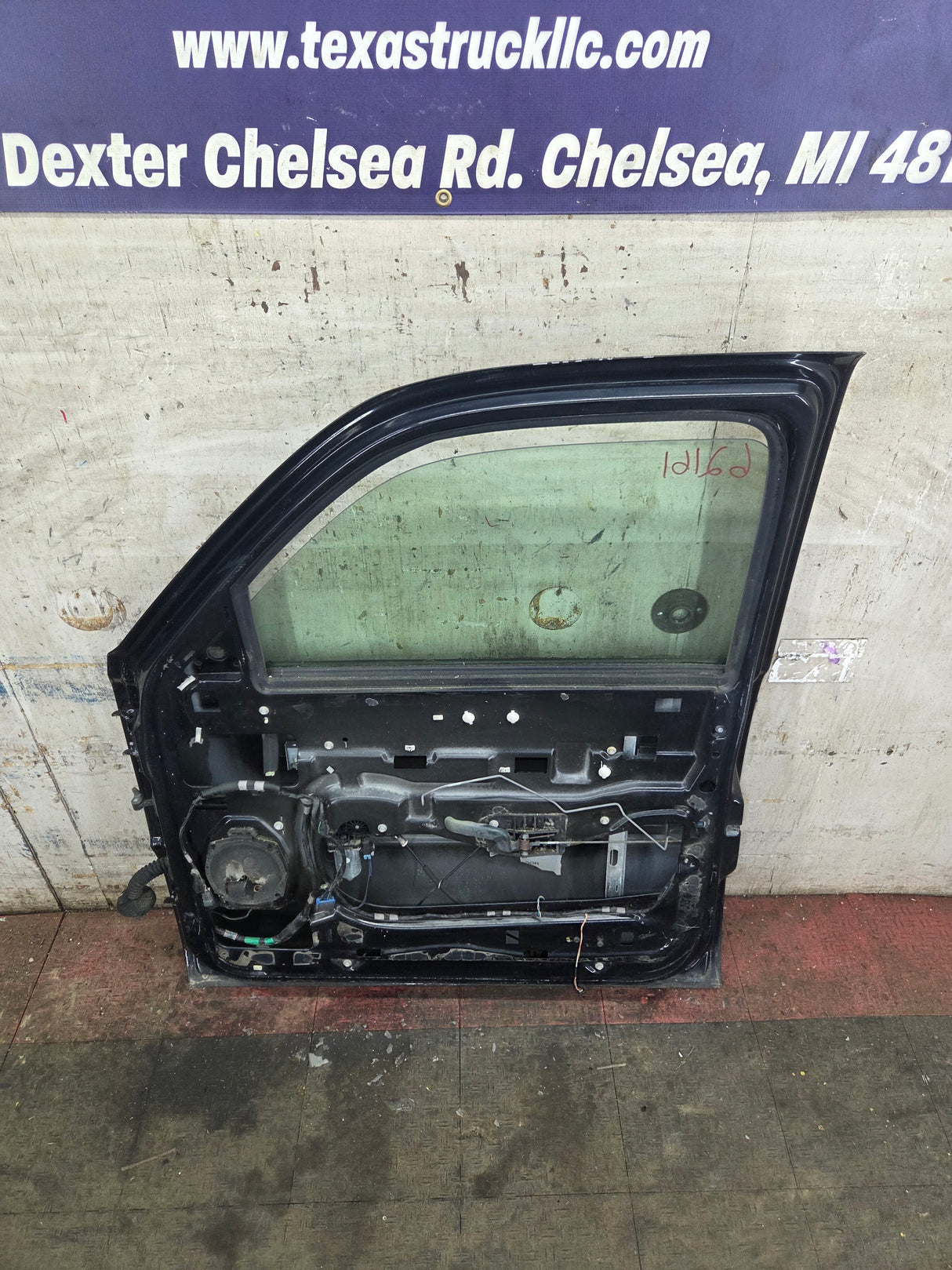 1999-2006 Chevrolet Silverado / GMC Sierra 1500 2500 3500 HD Front Passenger side Door RH