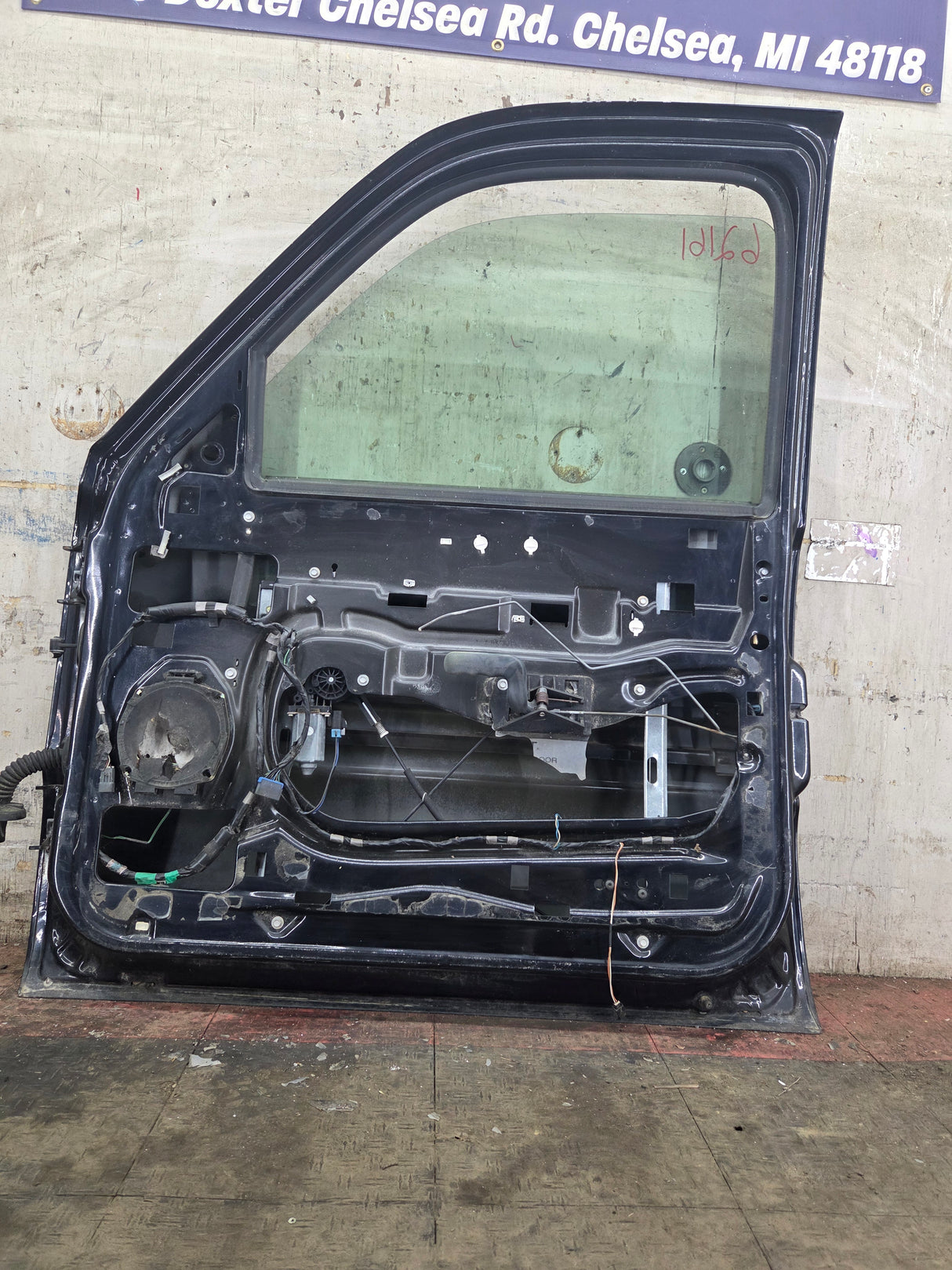 1999-2006 Chevrolet Silverado / GMC Sierra 1500 2500 3500 HD Front Passenger side Door RH