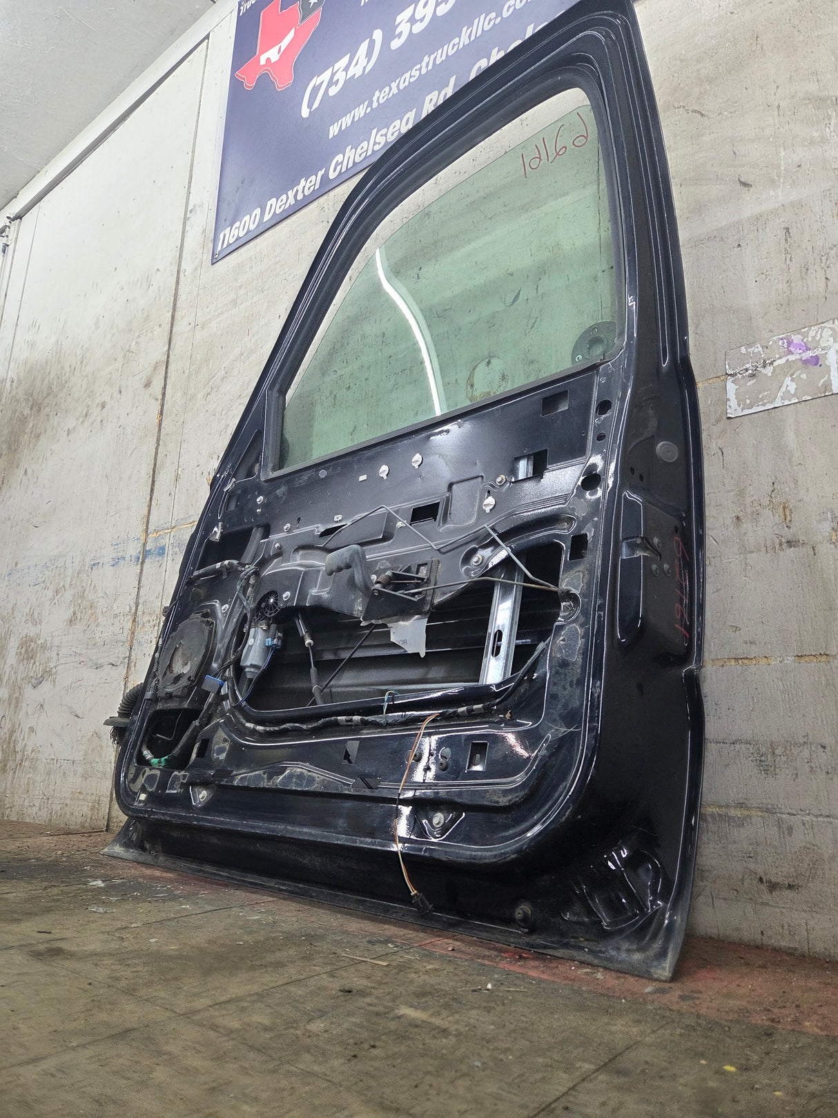 1999-2006 Chevrolet Silverado / GMC Sierra 1500 2500 3500 HD Front Passenger side Door RH