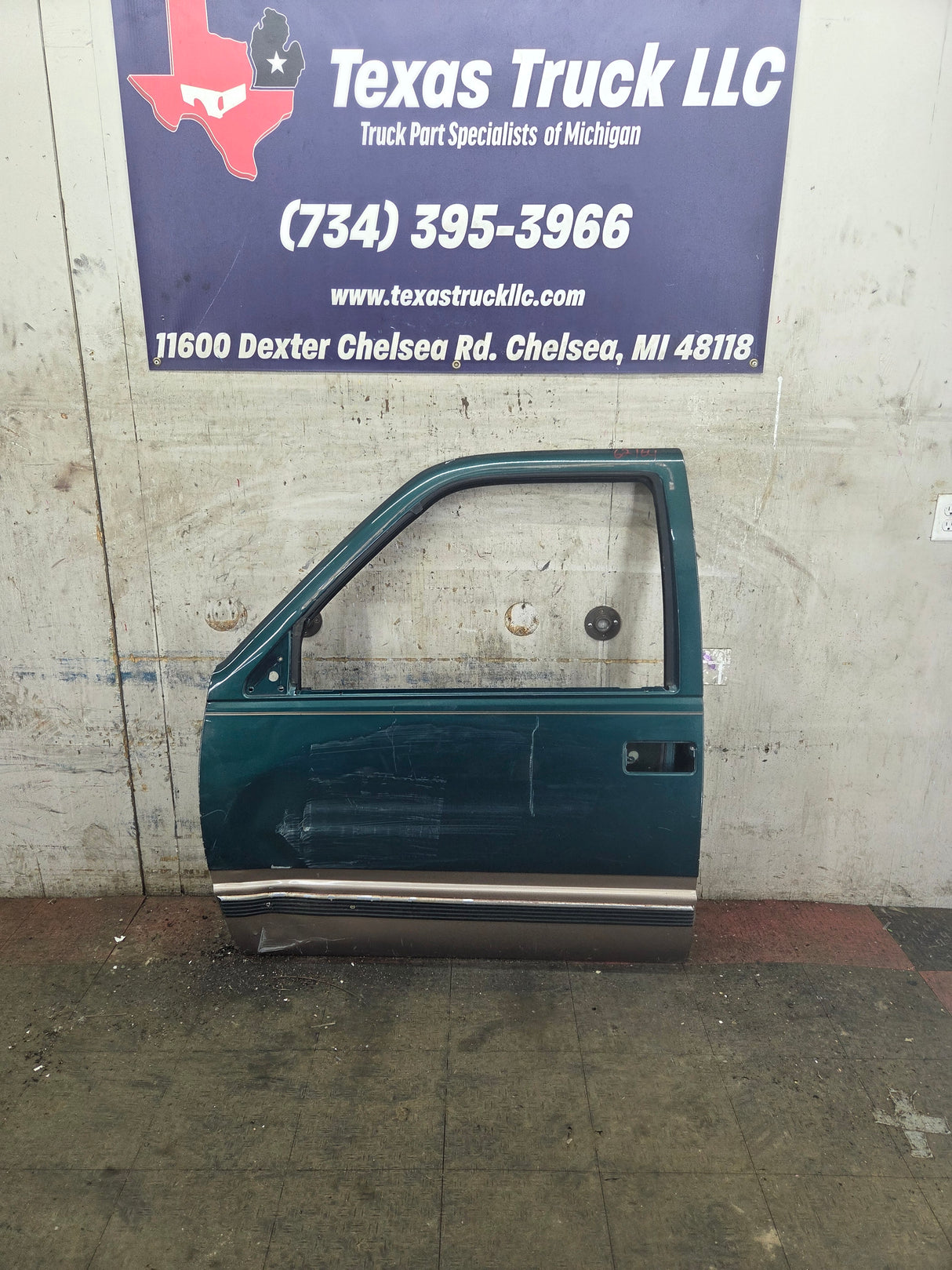 1988-2000 Chevrolet Silverado Suburban GMC Sierra LH Front Driver Side Door