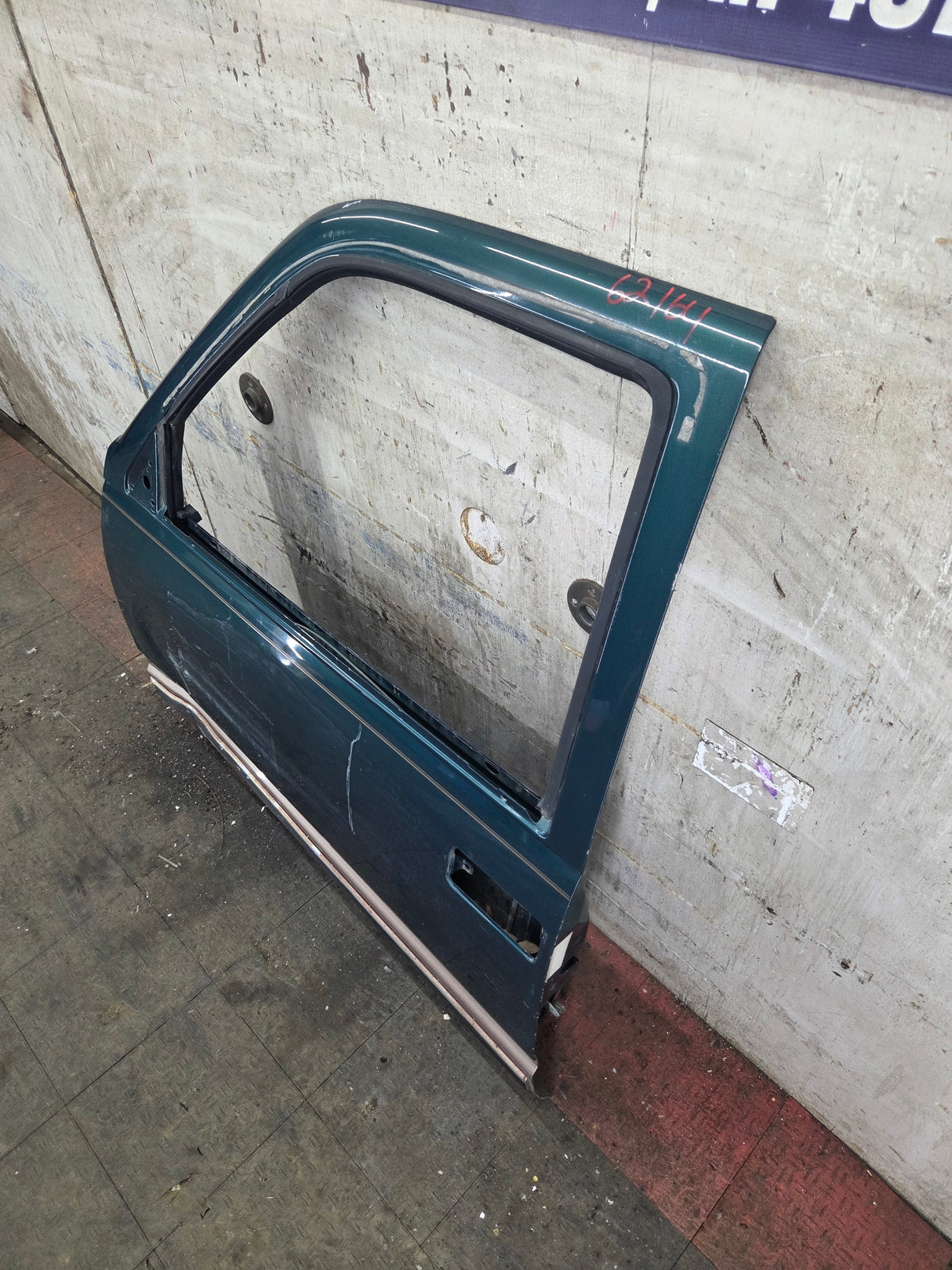 1988-2000 Chevrolet Silverado Suburban GMC Sierra LH Front Driver Side Door