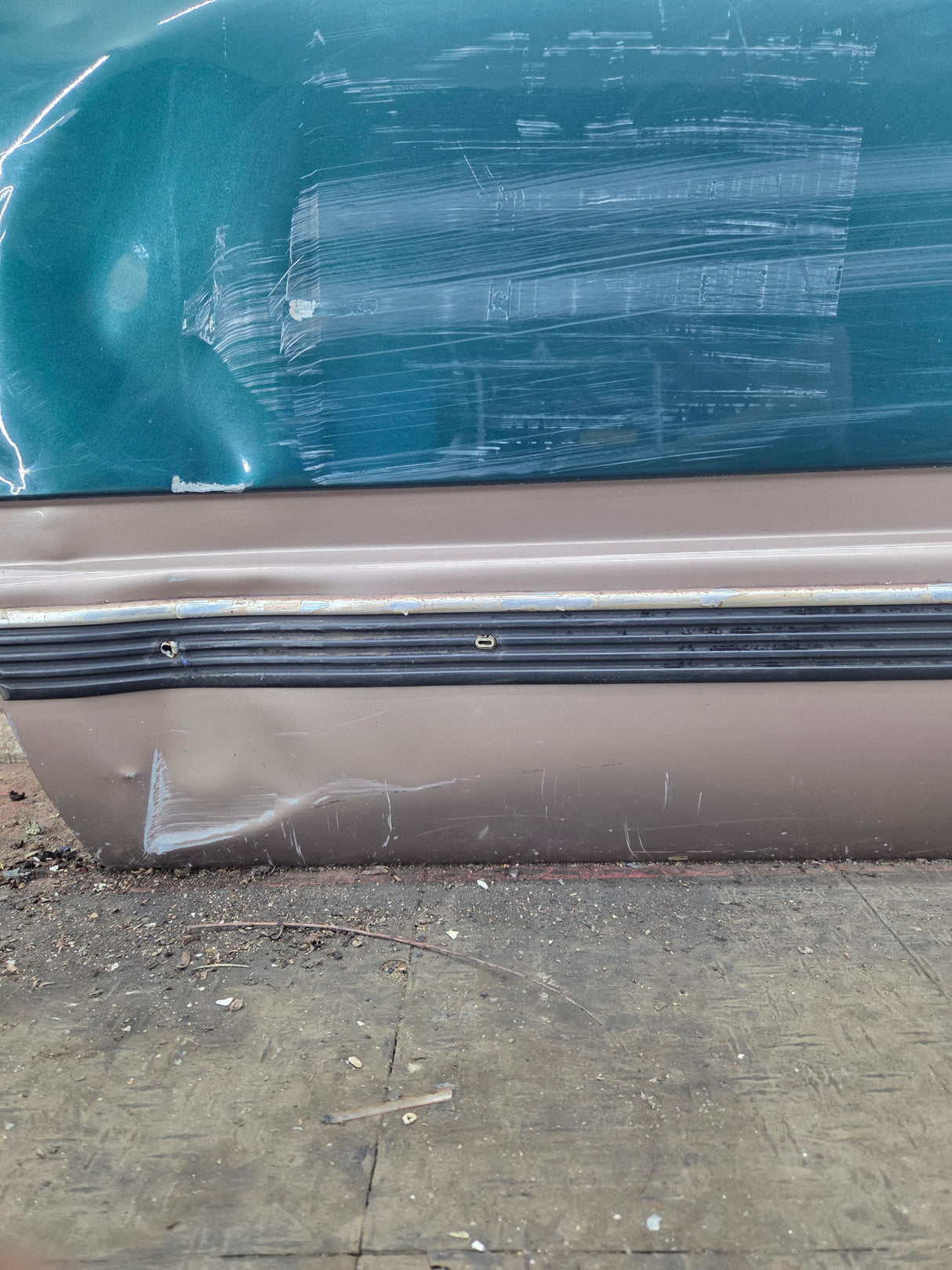 1988-2000 Chevrolet Silverado Suburban GMC Sierra LH Front Driver Side Door