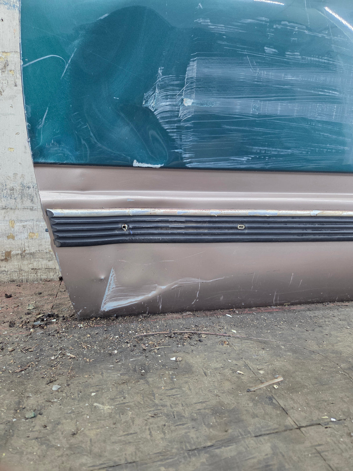 1988-2000 Chevrolet Silverado Suburban GMC Sierra LH Front Driver Side Door
