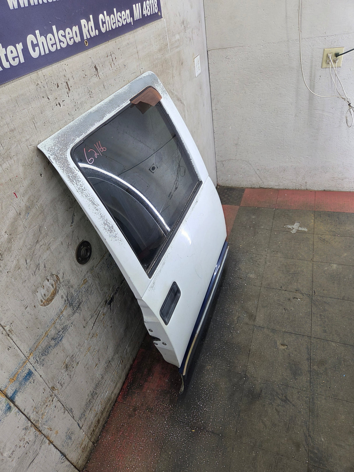 1992-2000 Chevrolet Silverado Suburban GMC Sierra K1500 K2500 K3500 Crew Cab RH Rear Driver Door