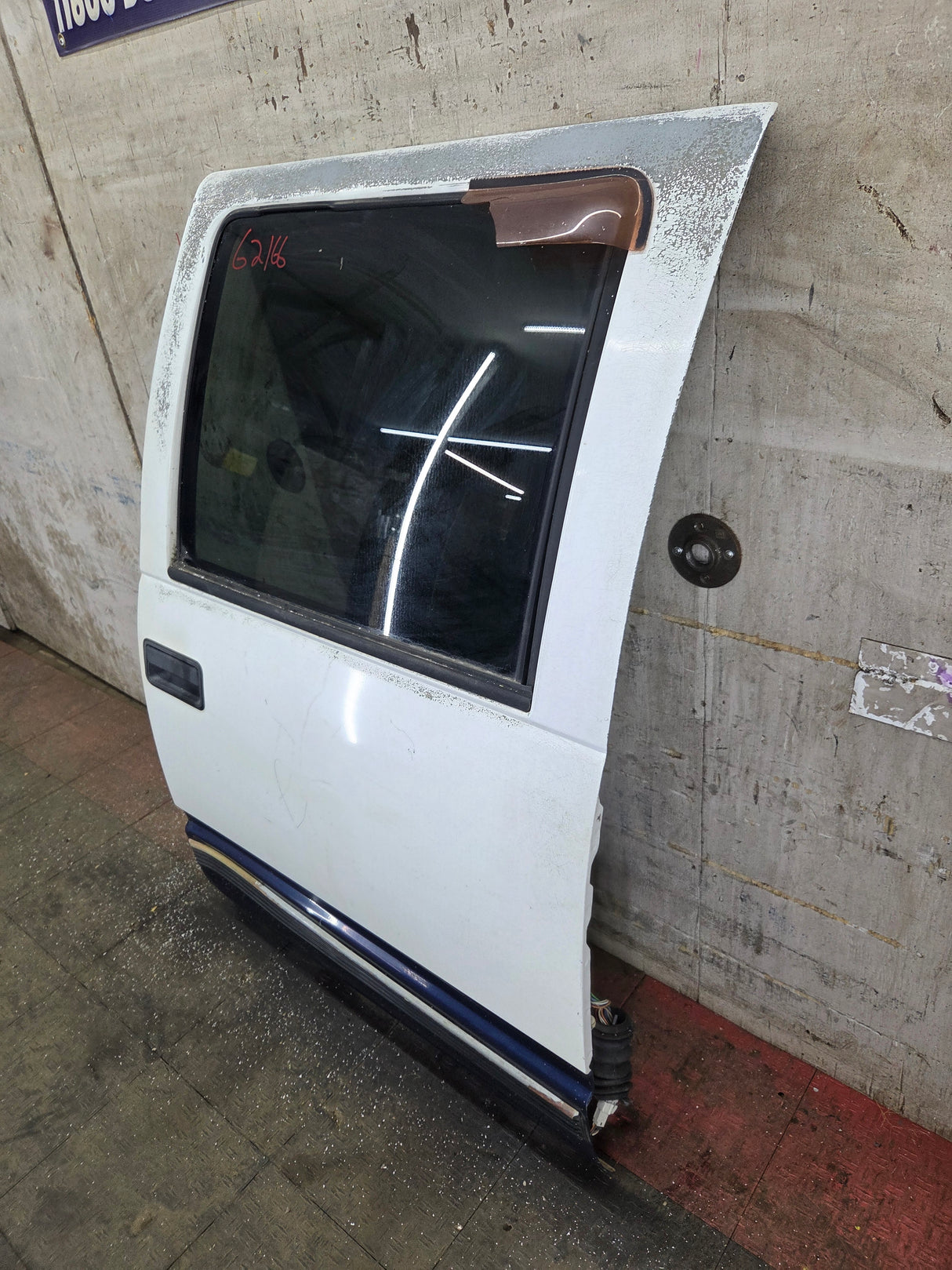 1992-2000 Chevrolet Silverado Suburban GMC Sierra K1500 K2500 K3500 Crew Cab RH Rear Driver Door
