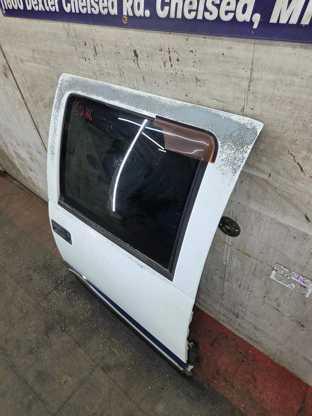 1992-2000 Chevrolet Silverado Suburban GMC Sierra K1500 K2500 K3500 Crew Cab RH Rear Driver Door