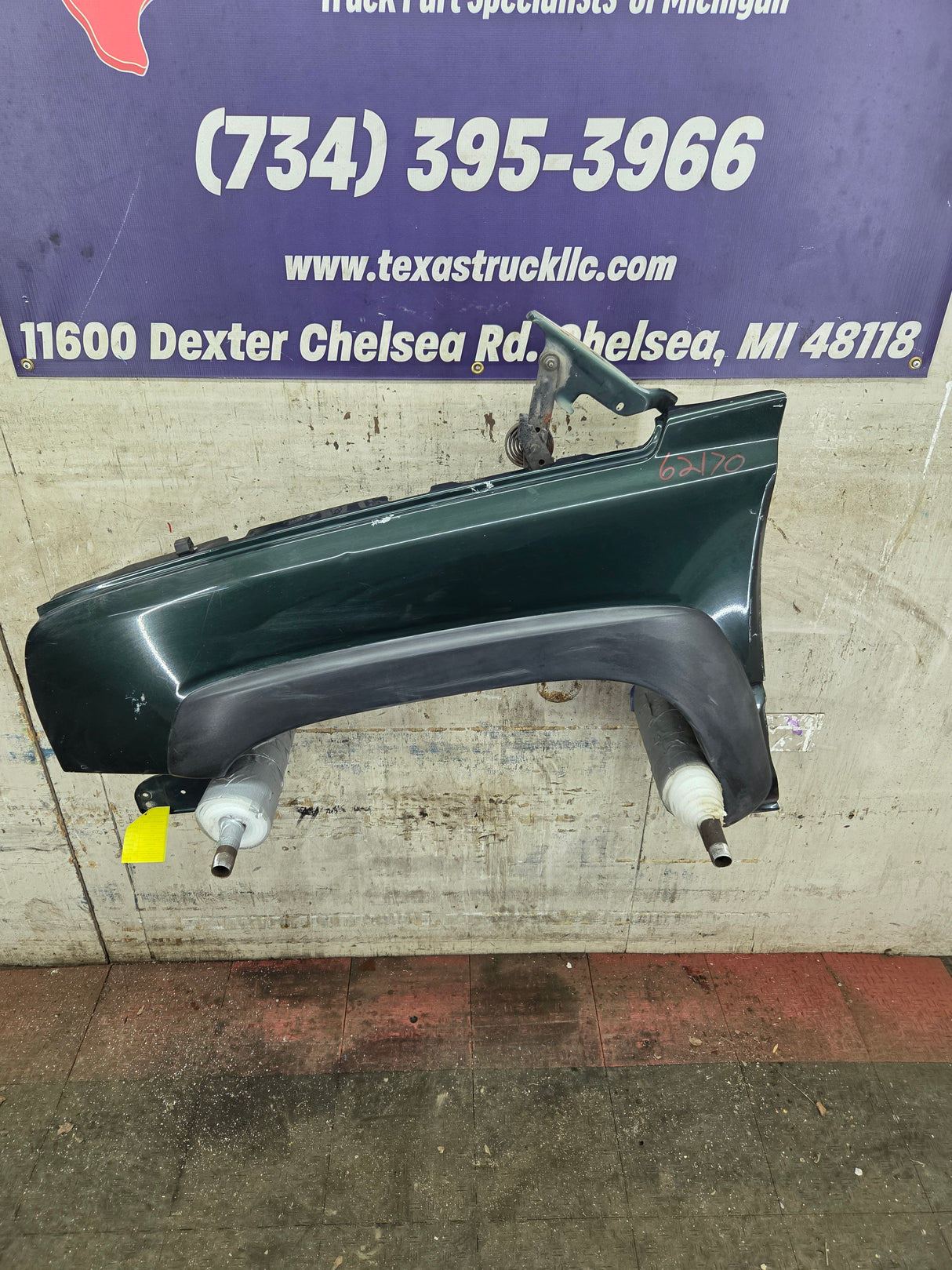 2003-2007 Chevrolet Silverado / Tahoe / Suburban 1500 2500 3500 HD LH Driver Side "Cateye" Front Fender - Medium Green Metallic