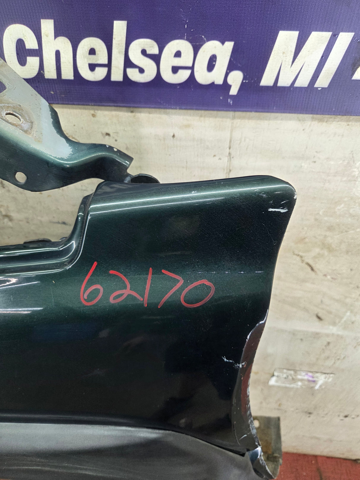 2003-2007 Chevrolet Silverado / Tahoe / Suburban 1500 2500 3500 HD LH Driver Side "Cateye" Front Fender - Medium Green Metallic