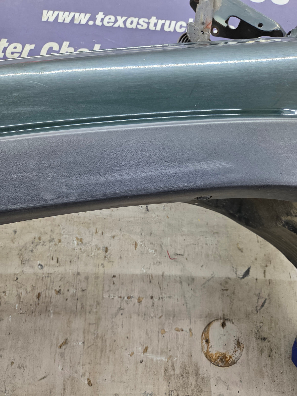 2003-2007 Chevrolet Silverado / Tahoe / Suburban 1500 2500 3500 HD LH Driver Side "Cateye" Front Fender - Medium Green Metallic