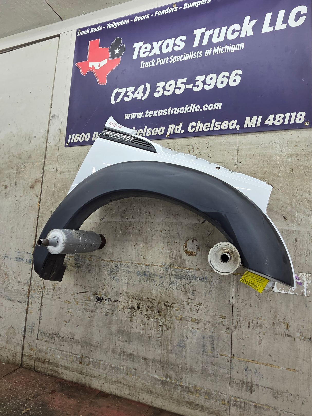 2011-2016 Ford Super Duty F450 F550 RH Passenger Side Front Fender
