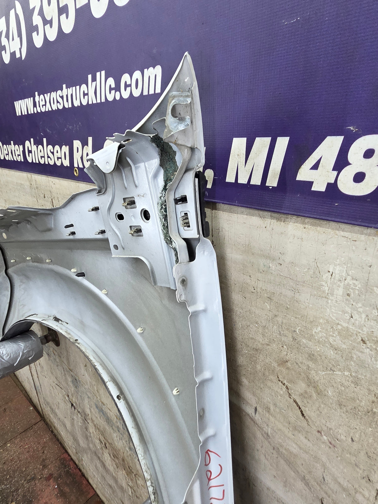 2011-2016 Ford Super Duty F450 F550 RH Passenger Side Front Fender