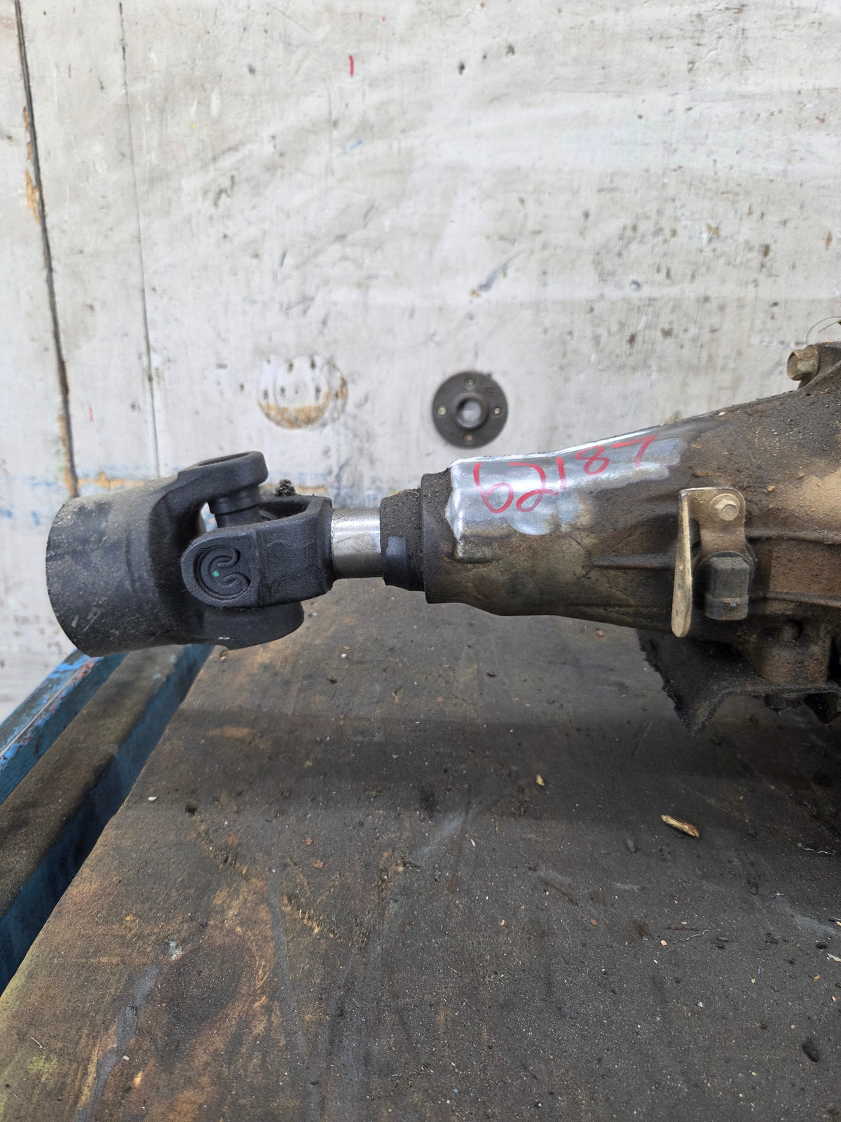 2003 Chevrolet GMC 5.3L 4L60E 2wd AUTOMATIC TRANSMISSION *Untested Core