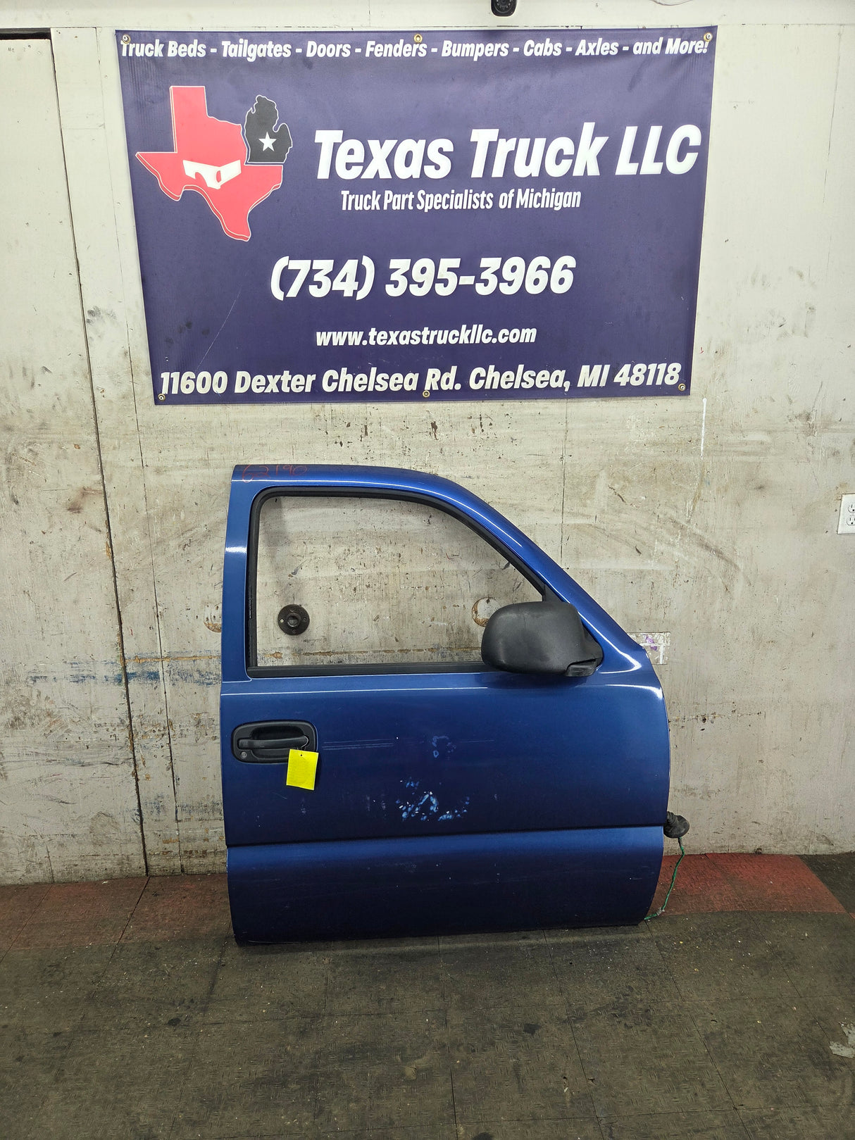 1999-2006 Chevrolet Silverado / GMC Sierra 1500 2500 3500 HD Front Passenger Side Door RH