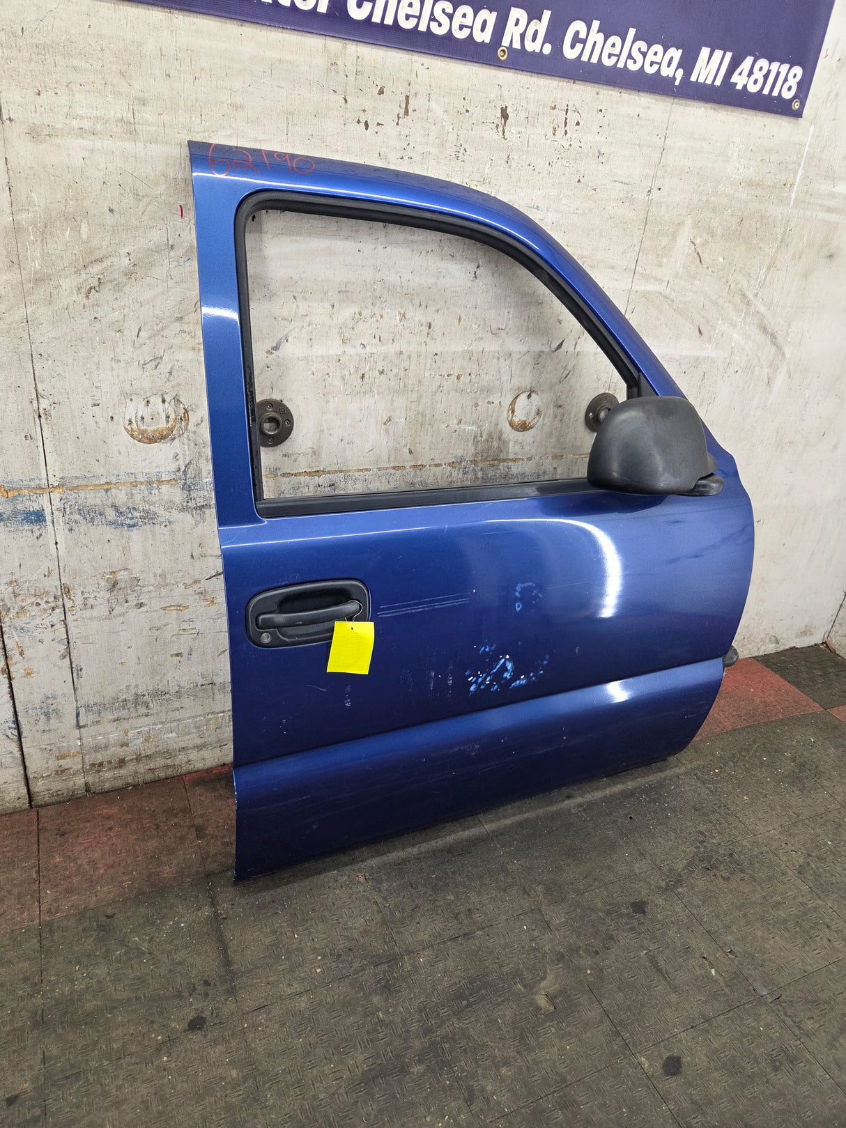 1999-2006 Chevrolet Silverado / GMC Sierra 1500 2500 3500 HD Front Passenger Side Door RH